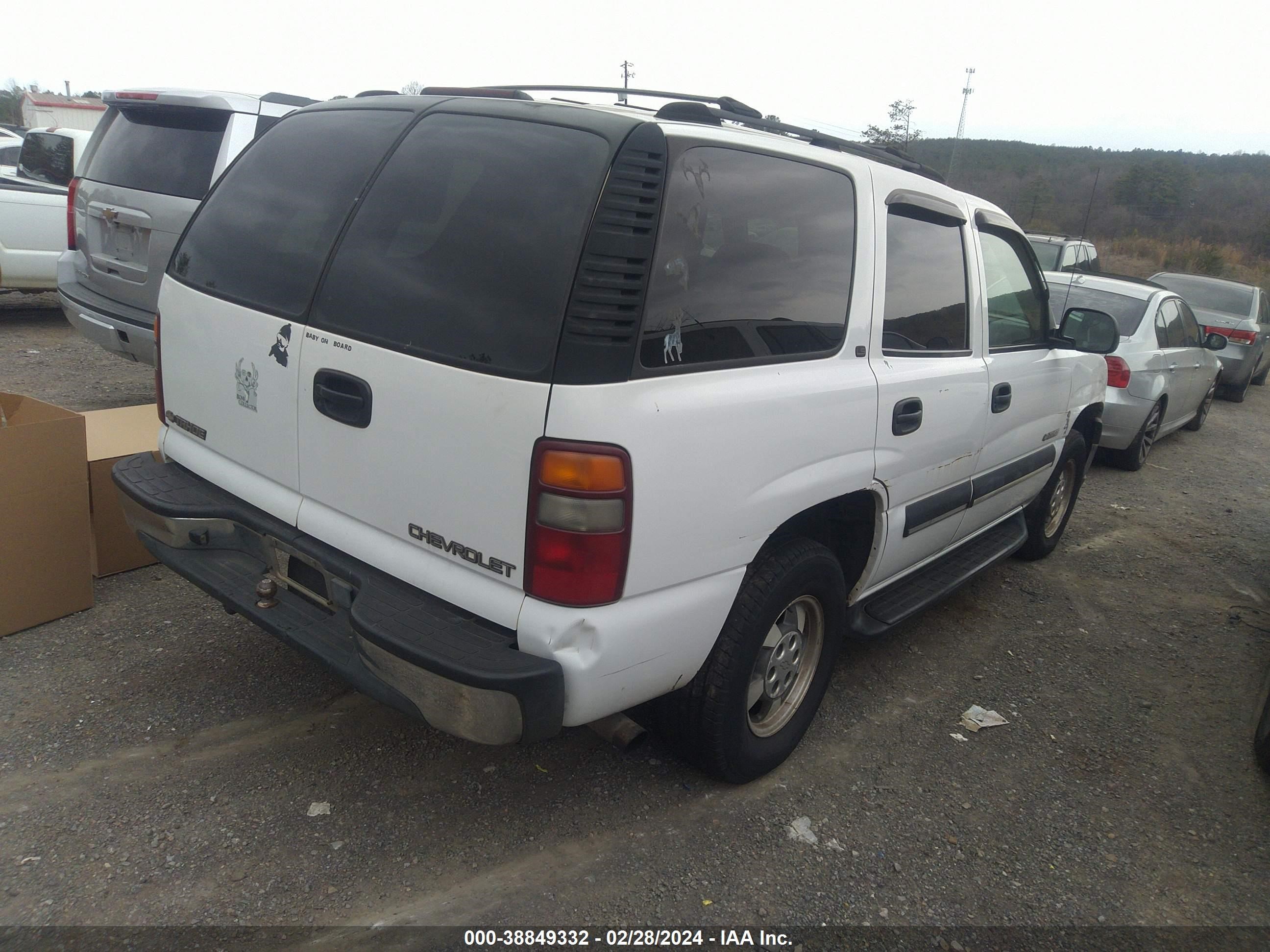 Photo 3 VIN: 1GNEC13Z42R137834 - CHEVROLET TAHOE 