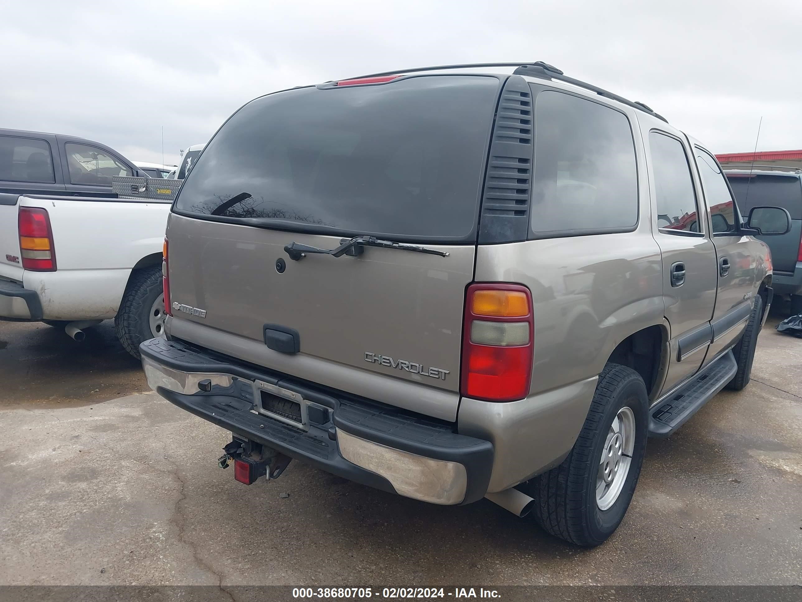 Photo 4 VIN: 1GNEC13Z43J233642 - CHEVROLET TAHOE 