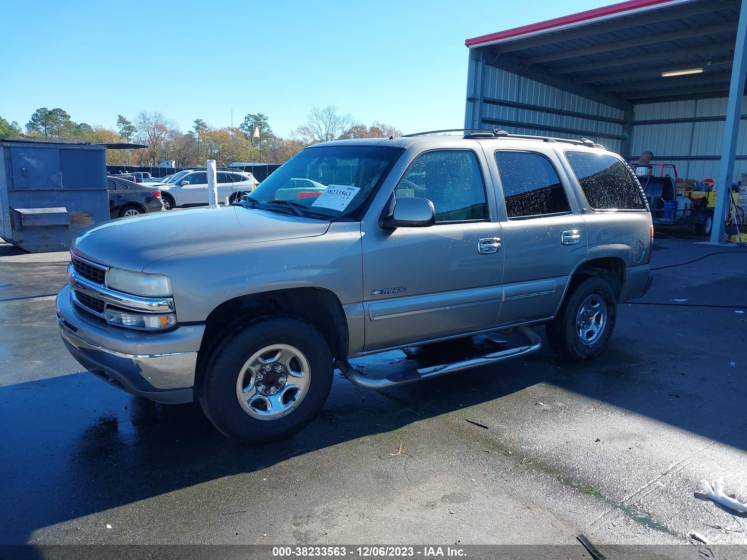 Photo 1 VIN: 1GNEC13Z52J260010 - CHEVROLET TAHOE 