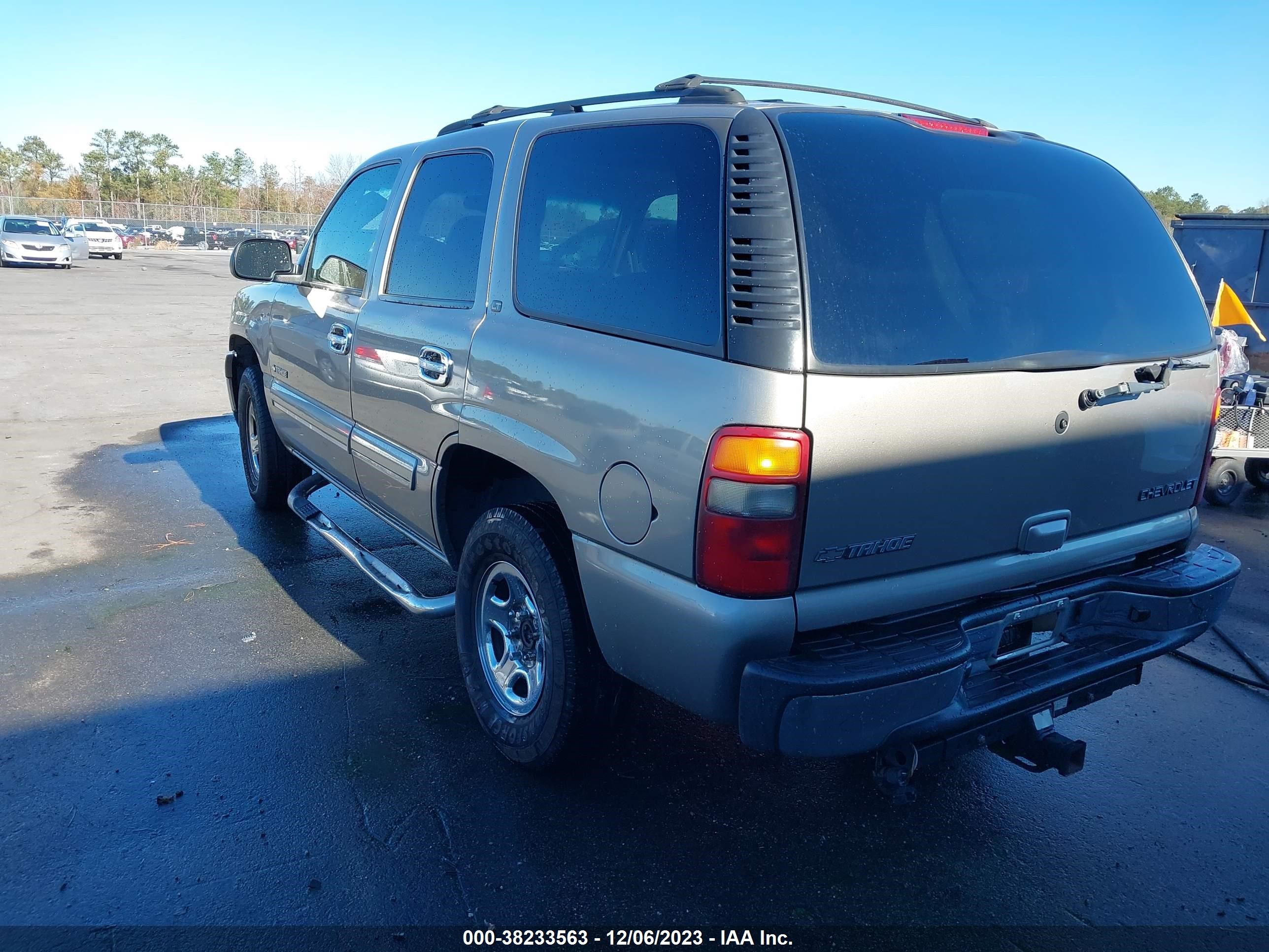 Photo 2 VIN: 1GNEC13Z52J260010 - CHEVROLET TAHOE 