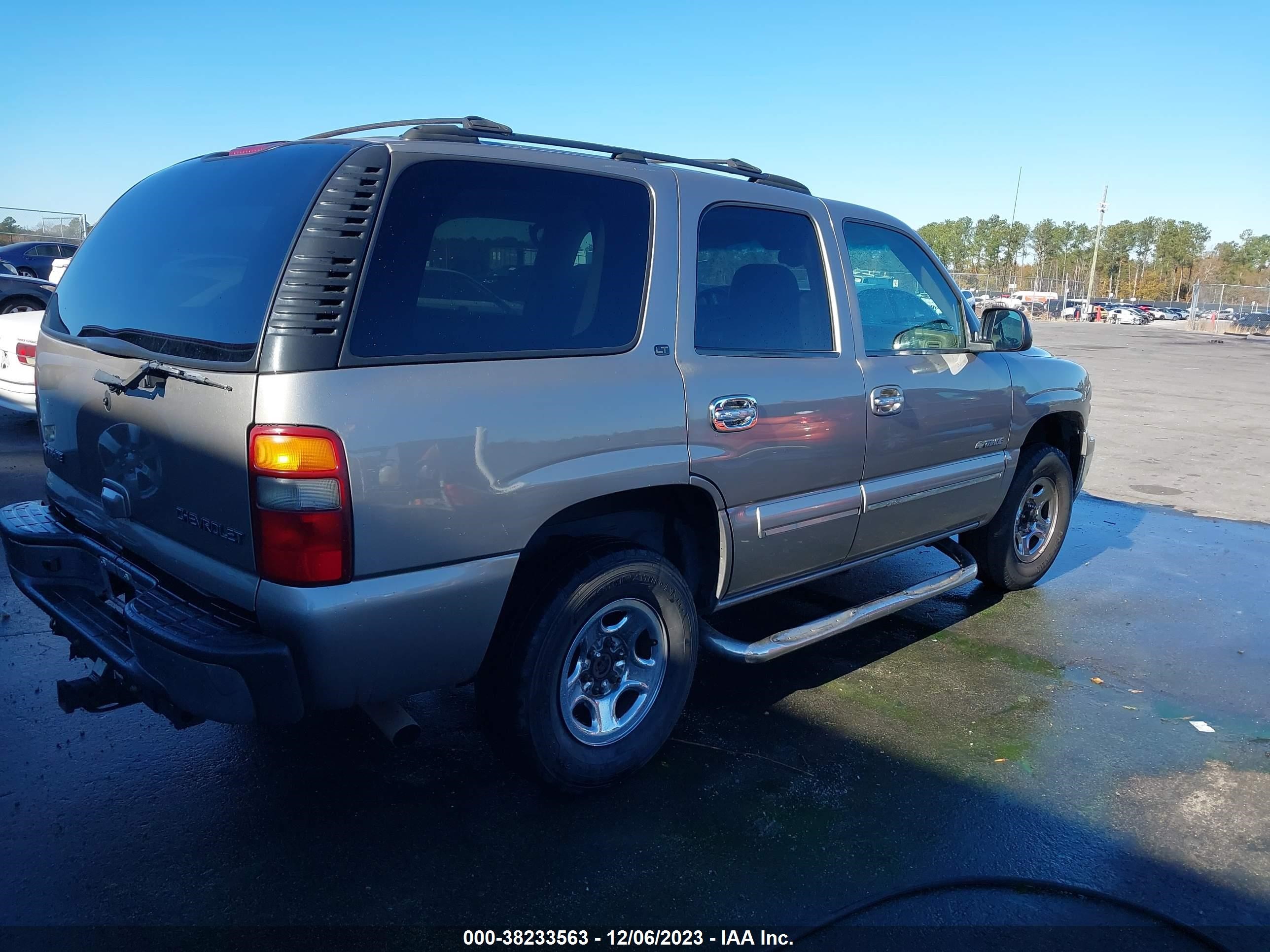 Photo 3 VIN: 1GNEC13Z52J260010 - CHEVROLET TAHOE 