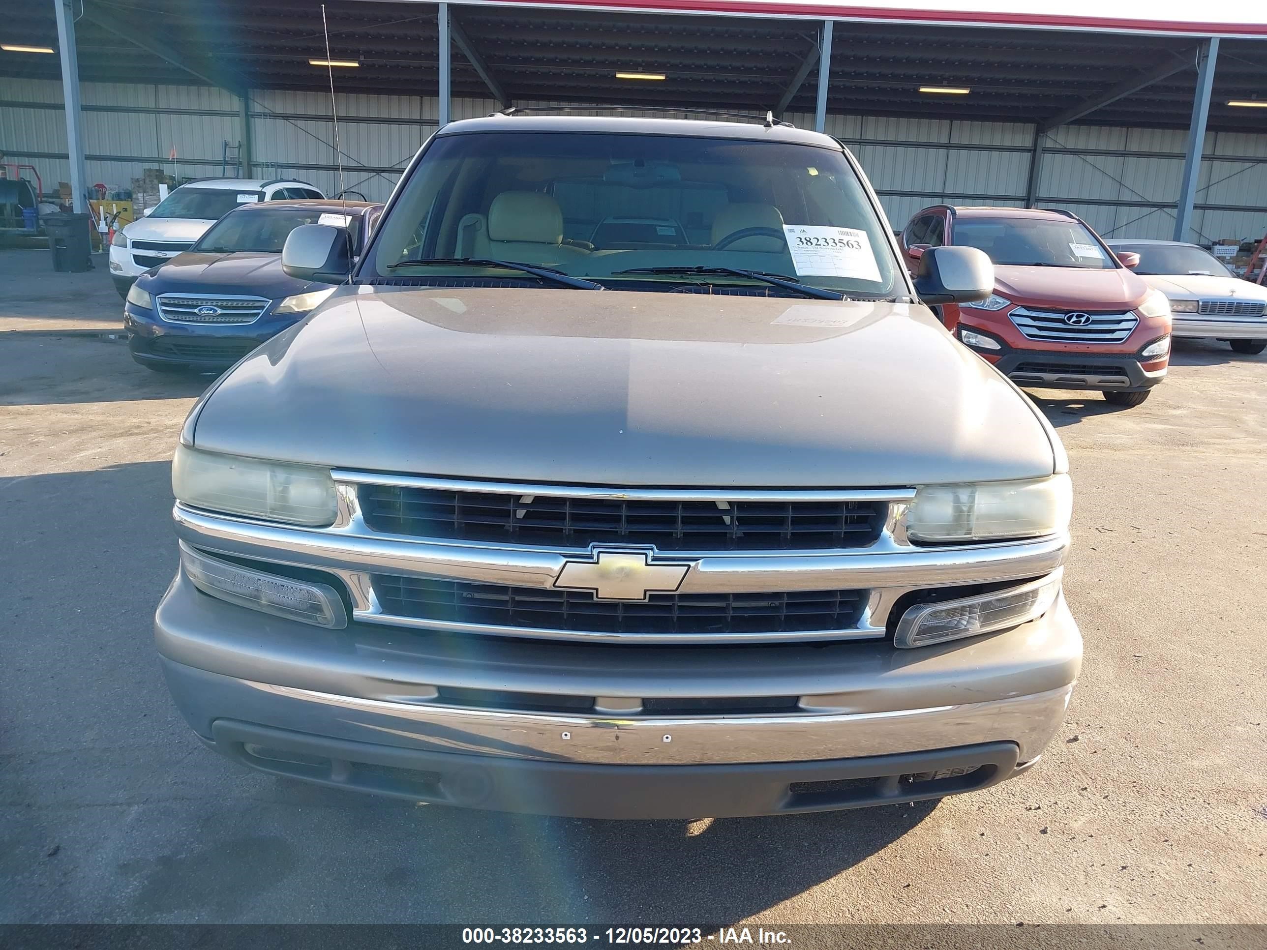 Photo 5 VIN: 1GNEC13Z52J260010 - CHEVROLET TAHOE 