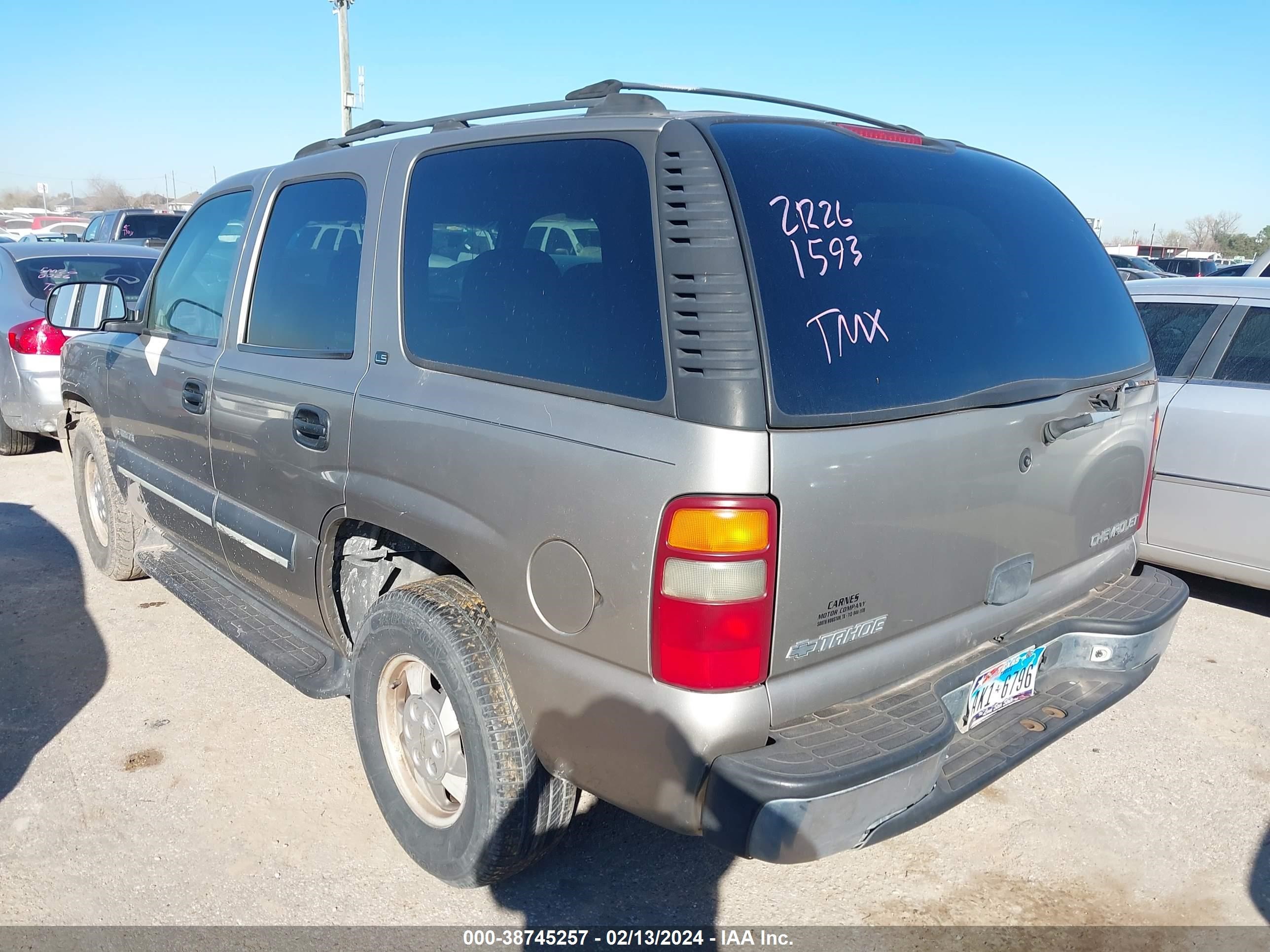 Photo 2 VIN: 1GNEC13Z52R261563 - CHEVROLET TAHOE 