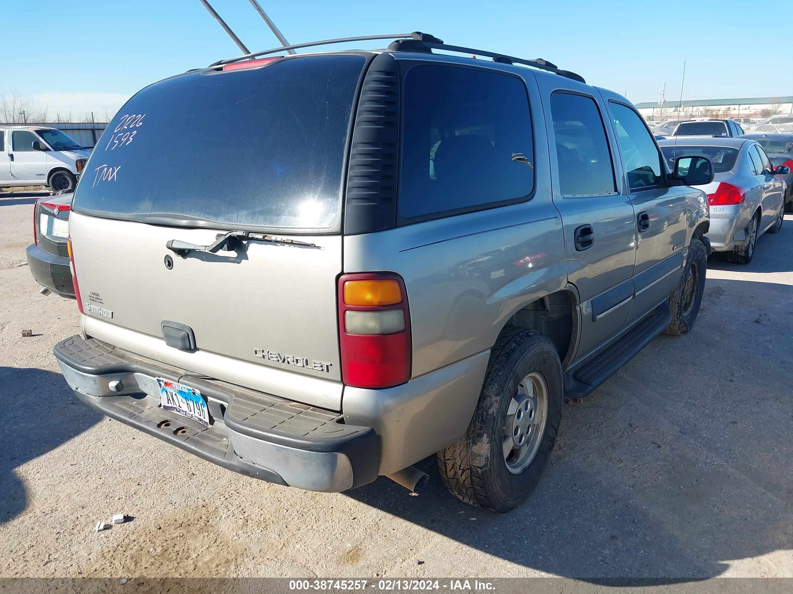 Photo 3 VIN: 1GNEC13Z52R261563 - CHEVROLET TAHOE 