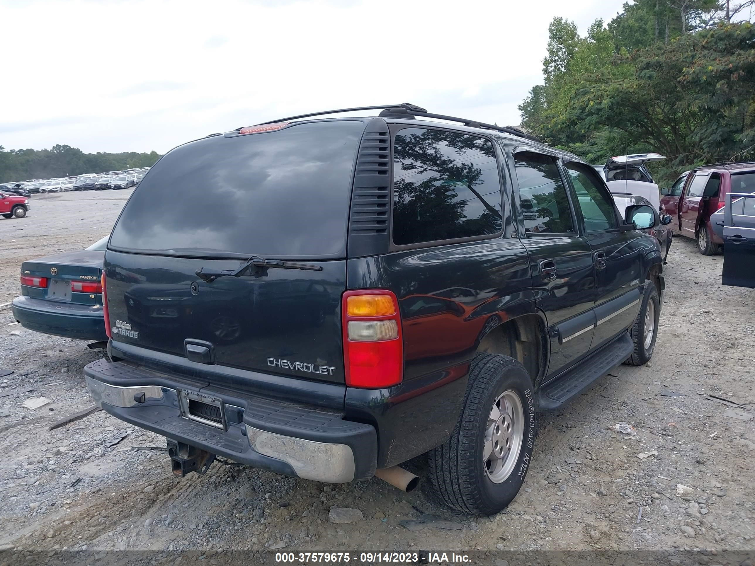 Photo 3 VIN: 1GNEC13Z53R196120 - CHEVROLET TAHOE 