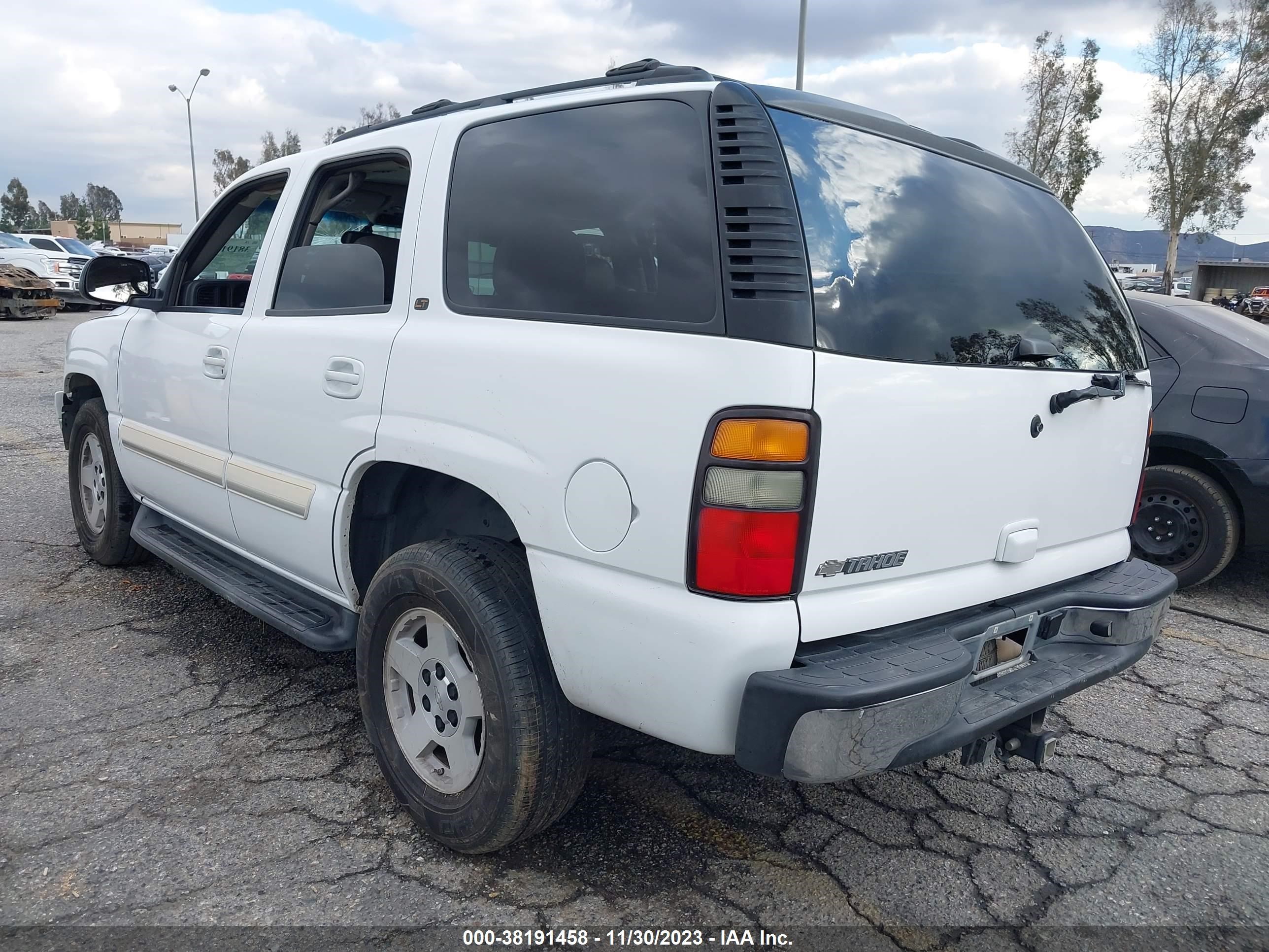 Photo 2 VIN: 1GNEC13Z56R151540 - CHEVROLET TAHOE 