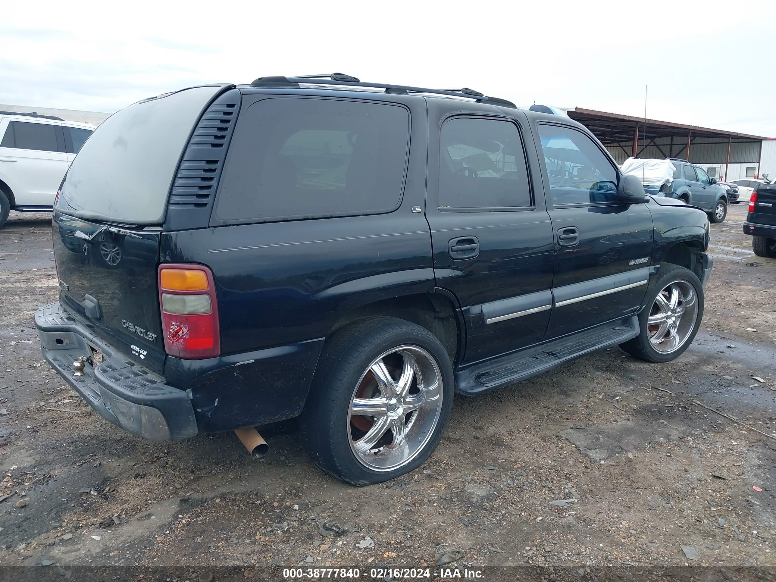 Photo 3 VIN: 1GNEC13Z72R317213 - CHEVROLET TAHOE 