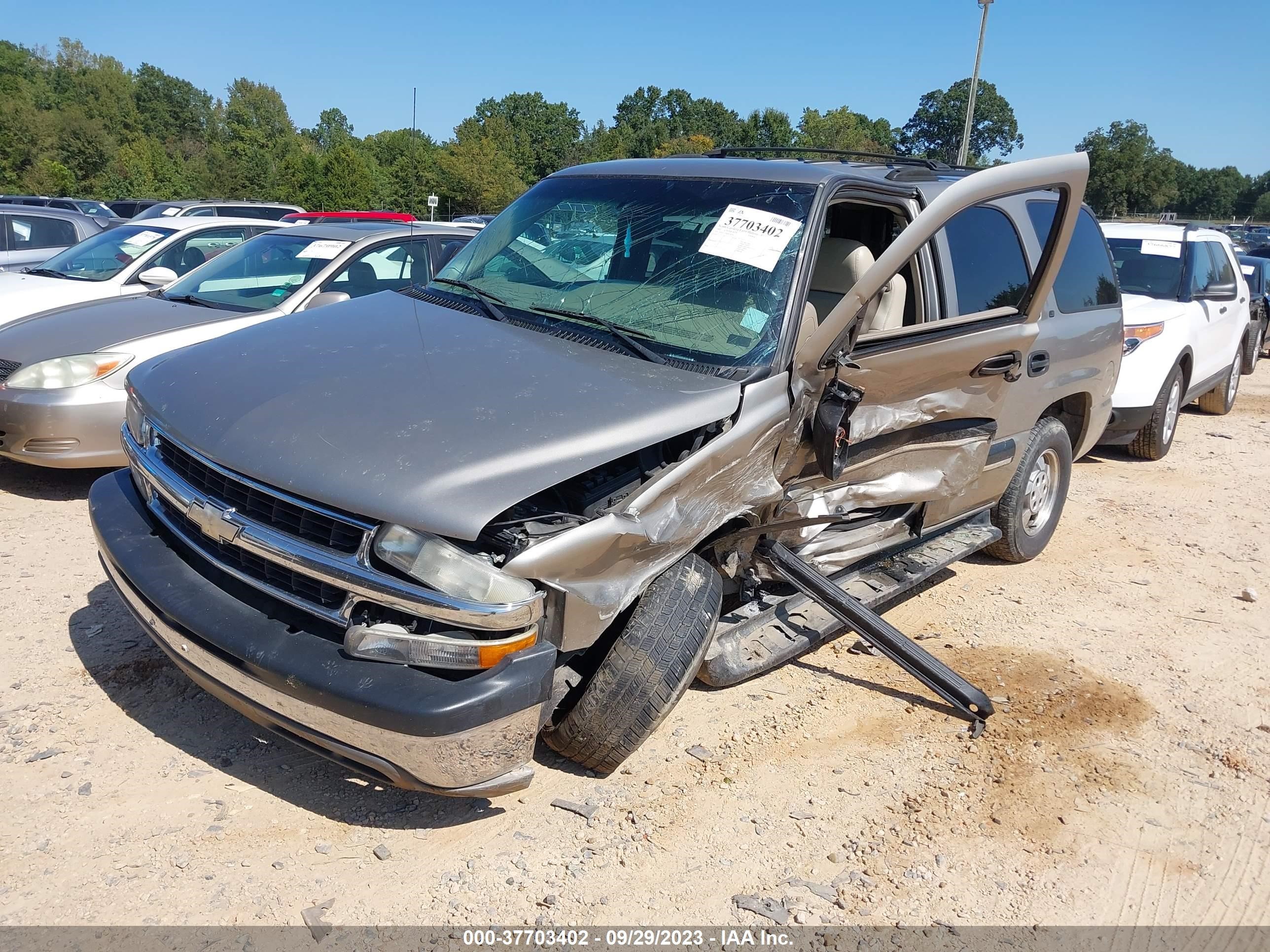 Photo 1 VIN: 1GNEC13Z82R118056 - CHEVROLET TAHOE 