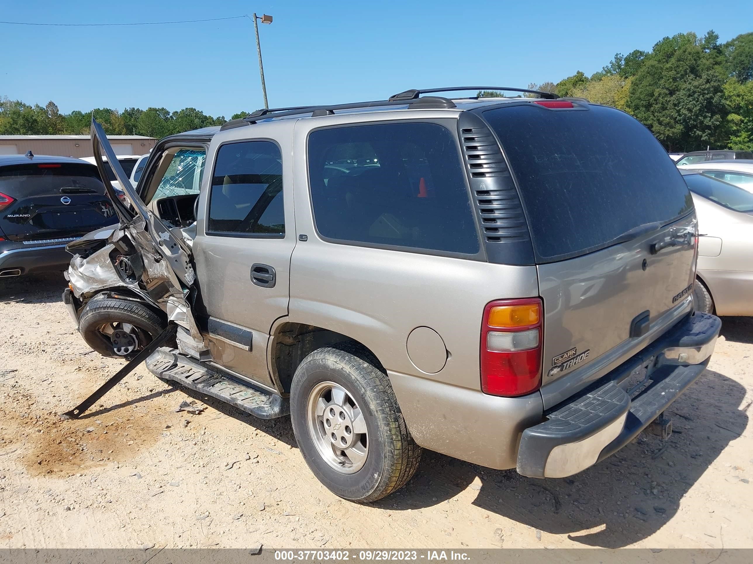 Photo 2 VIN: 1GNEC13Z82R118056 - CHEVROLET TAHOE 