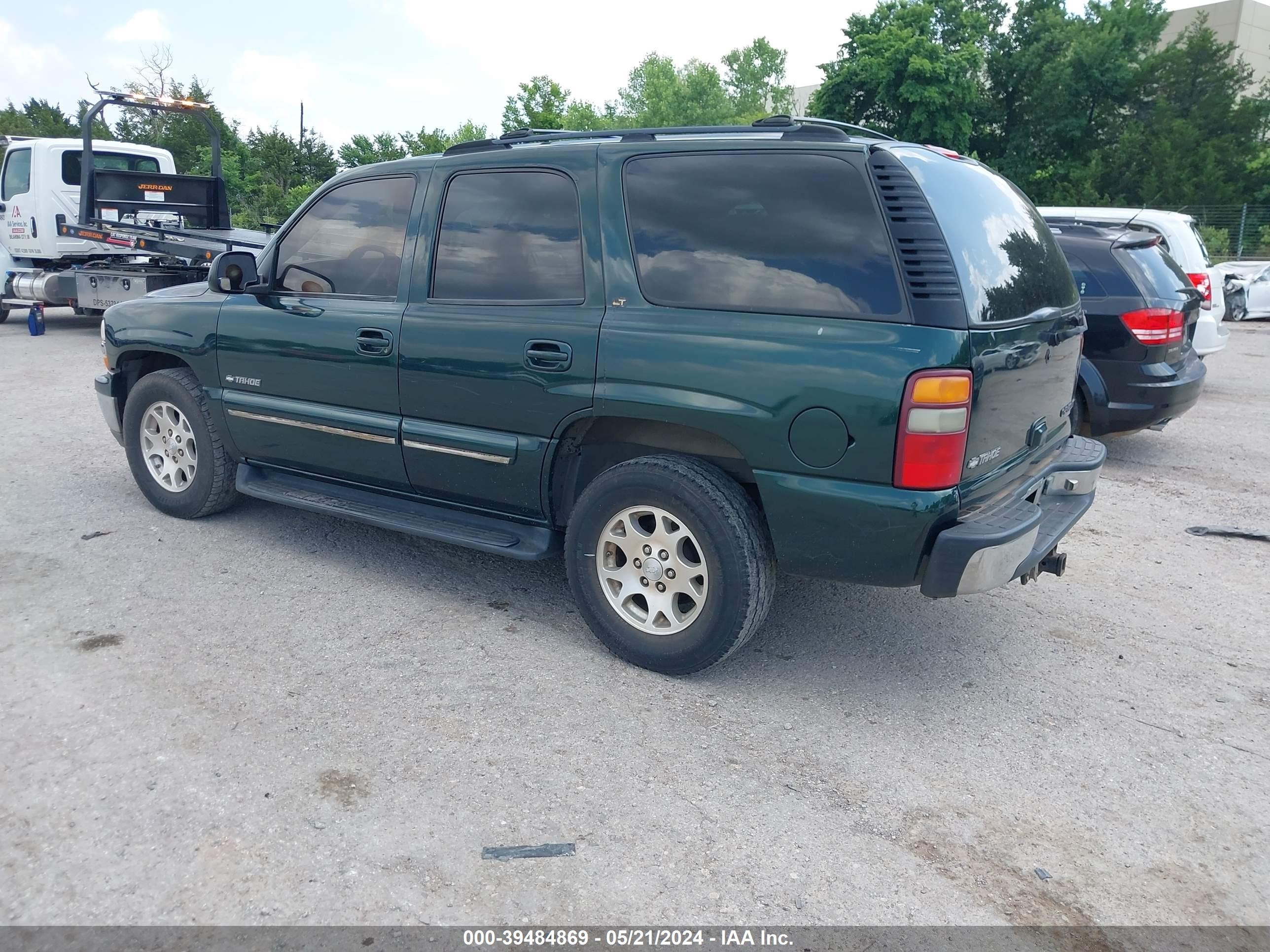 Photo 2 VIN: 1GNEC13Z82R137805 - CHEVROLET TAHOE 