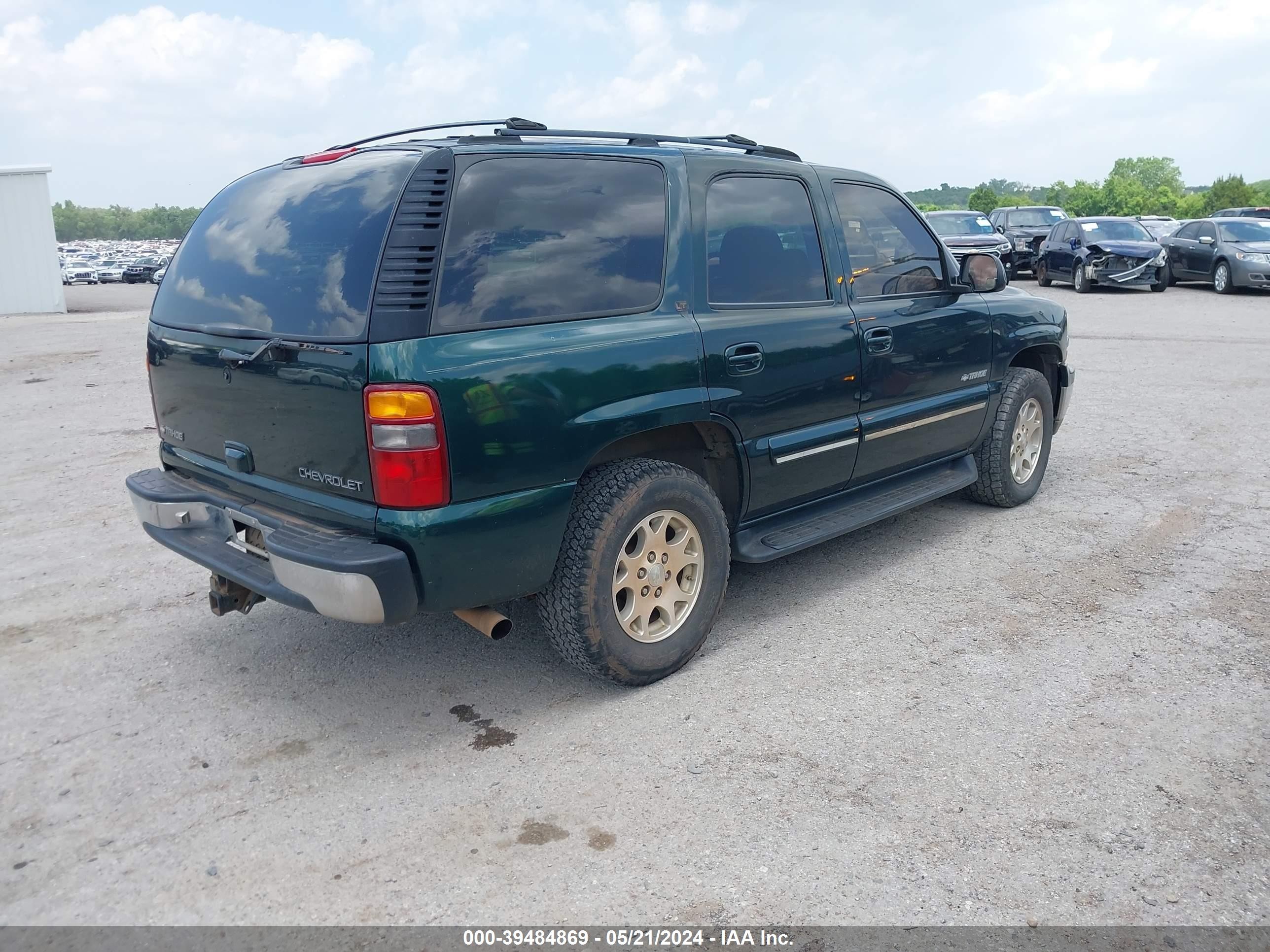 Photo 3 VIN: 1GNEC13Z82R137805 - CHEVROLET TAHOE 