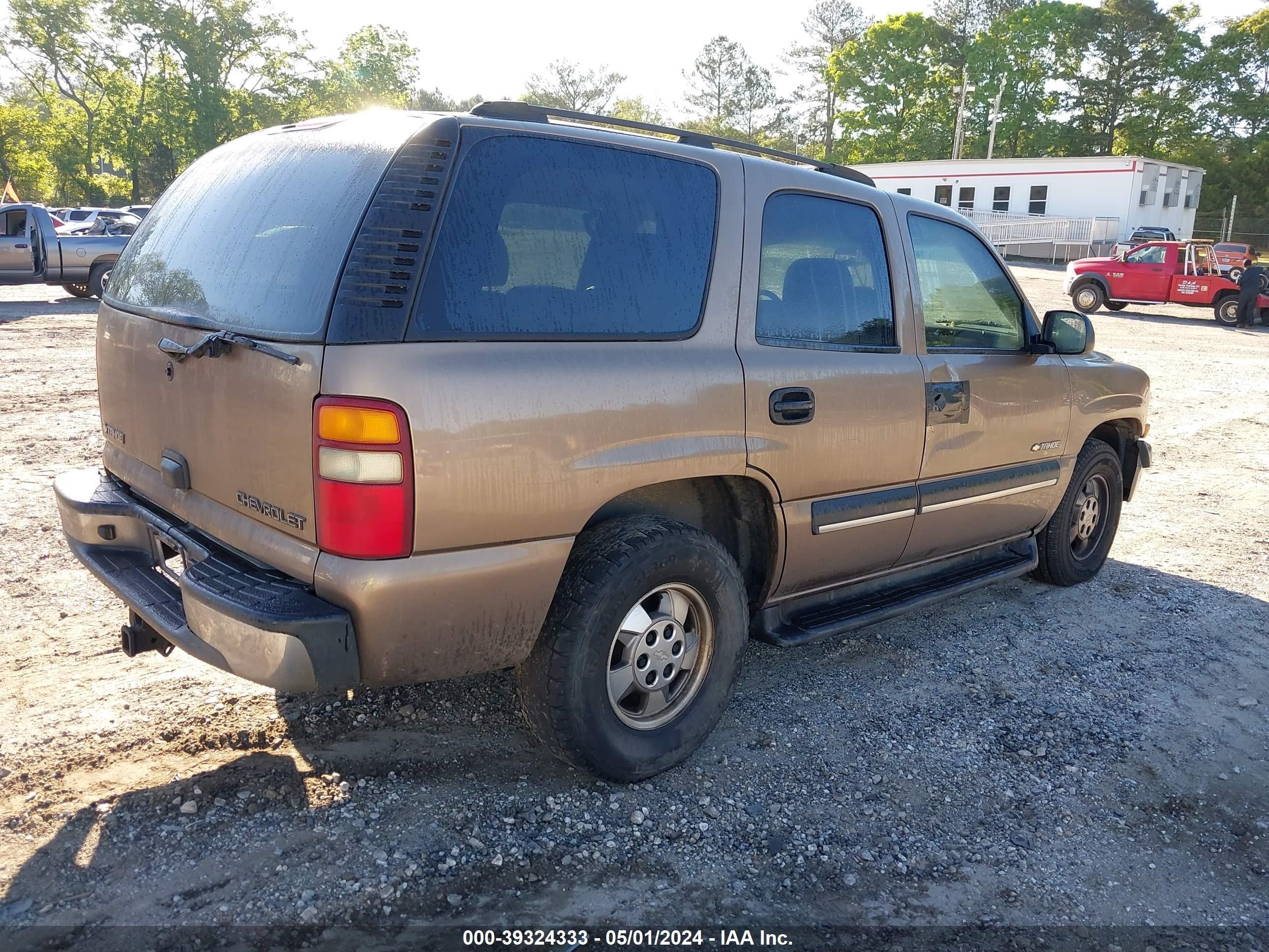 Photo 3 VIN: 1GNEC13Z83R118219 - CHEVROLET TAHOE 