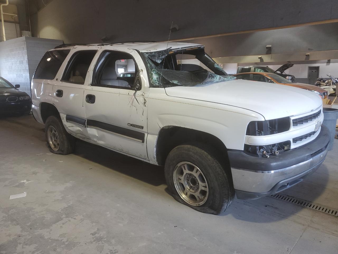 Photo 3 VIN: 1GNEC13Z92R329718 - CHEVROLET TAHOE 