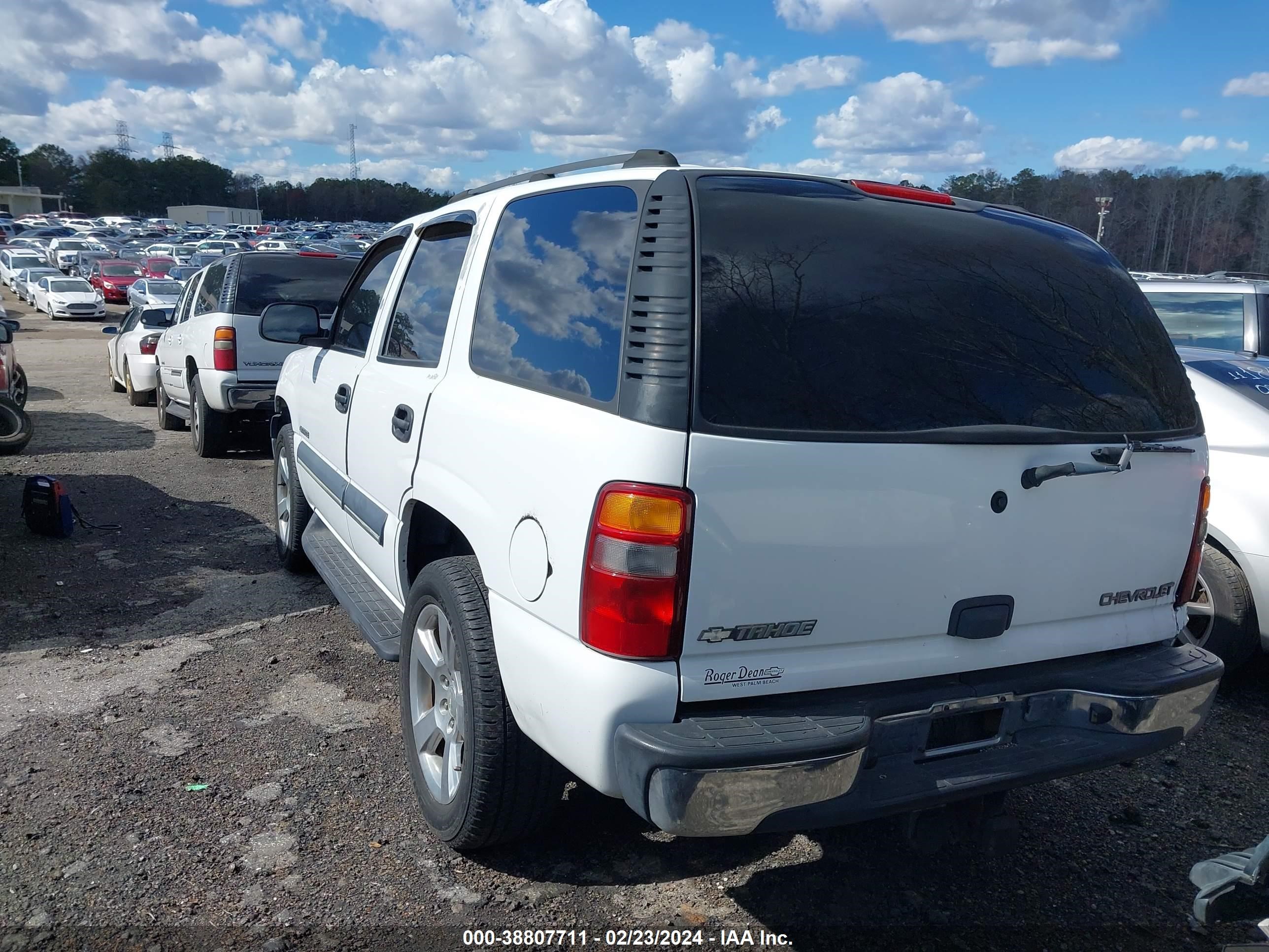 Photo 2 VIN: 1GNEC13Z93R266153 - CHEVROLET TAHOE 