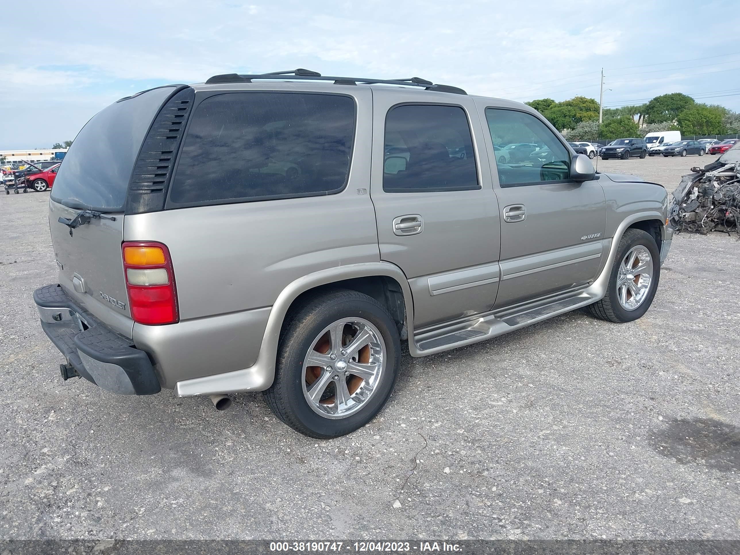 Photo 3 VIN: 1GNEC13ZX3J334409 - CHEVROLET TAHOE 