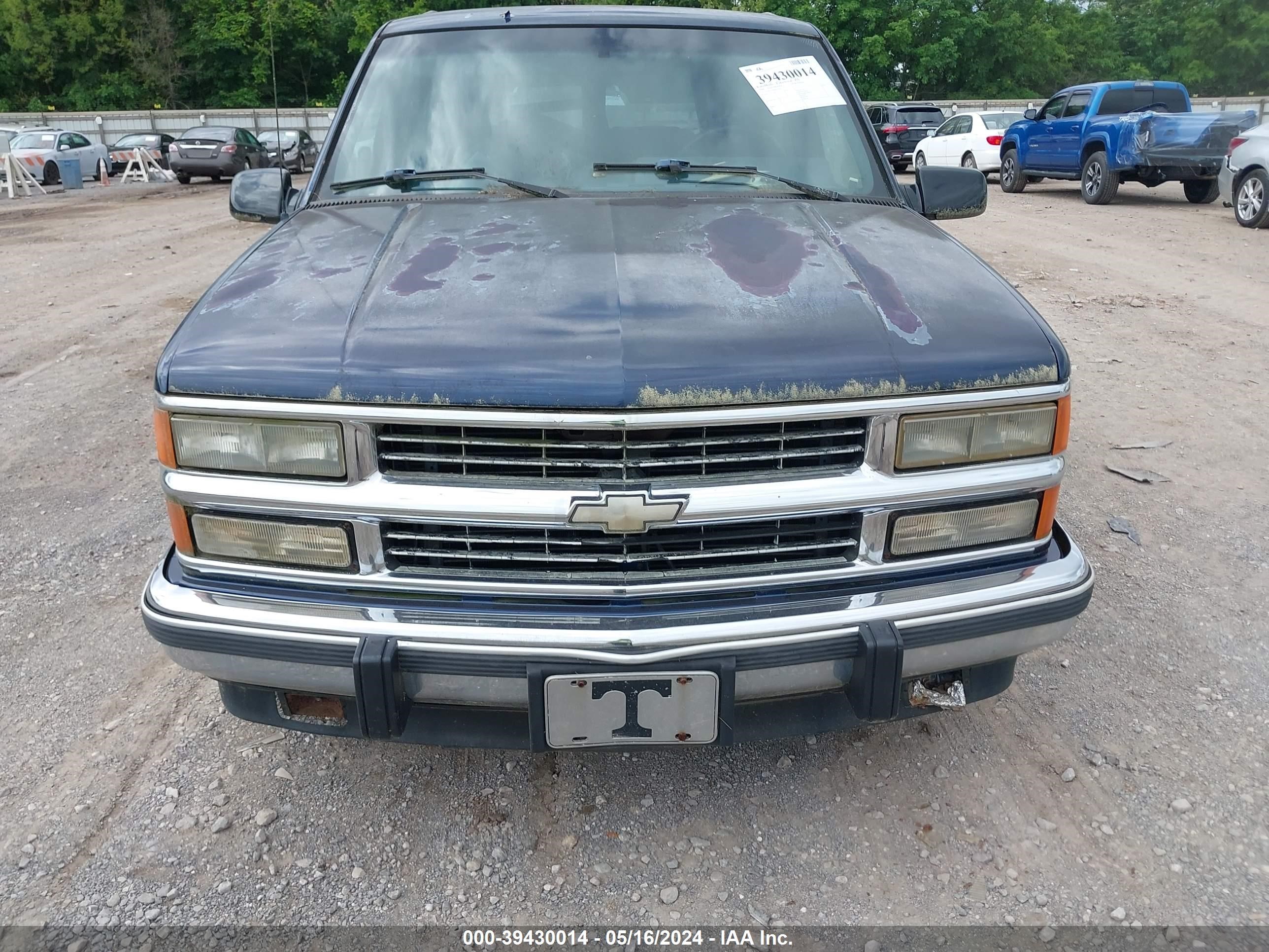 Photo 11 VIN: 1GNEC16K0RJ302902 - CHEVROLET SUBURBAN 