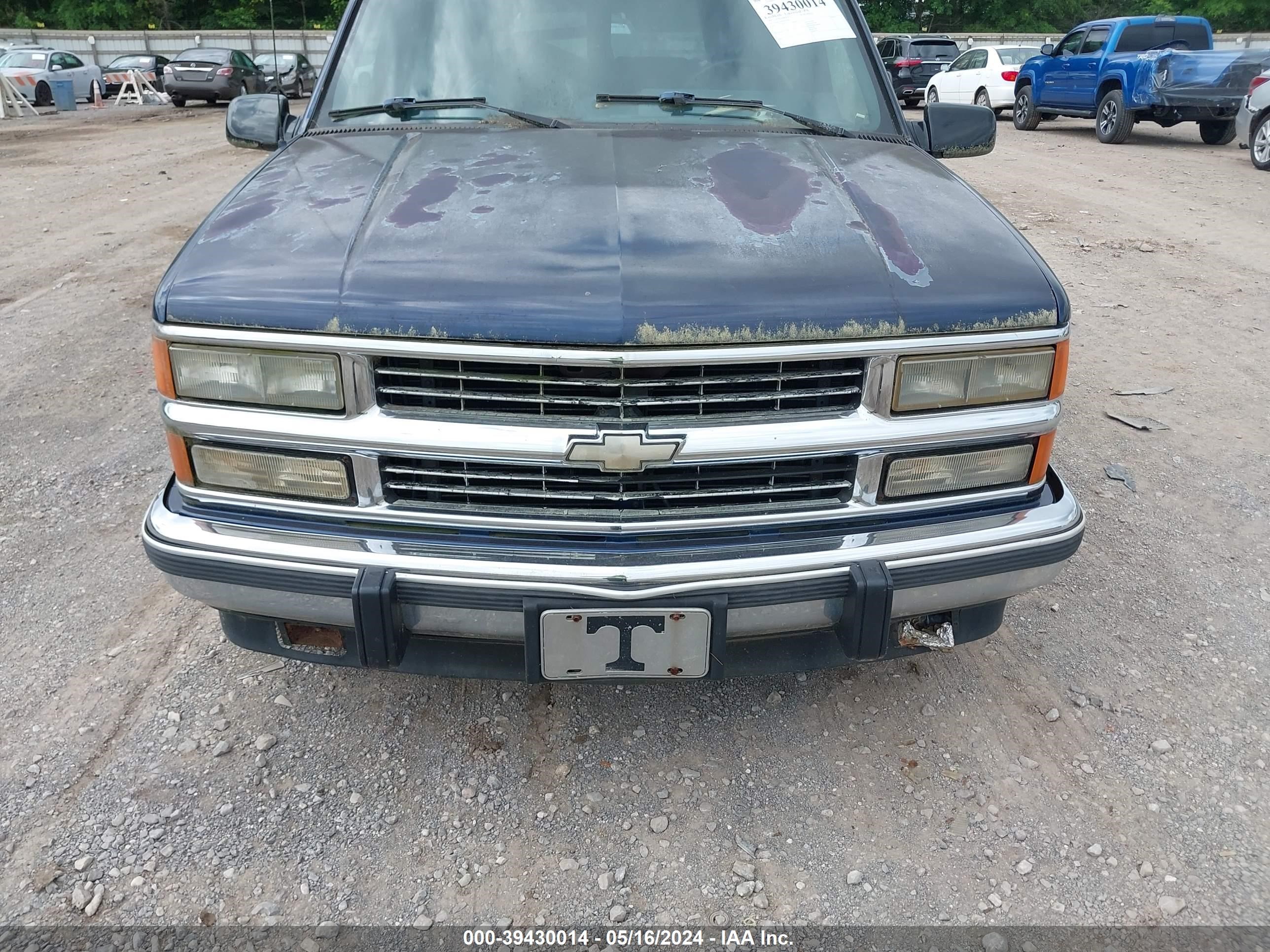 Photo 5 VIN: 1GNEC16K0RJ302902 - CHEVROLET SUBURBAN 