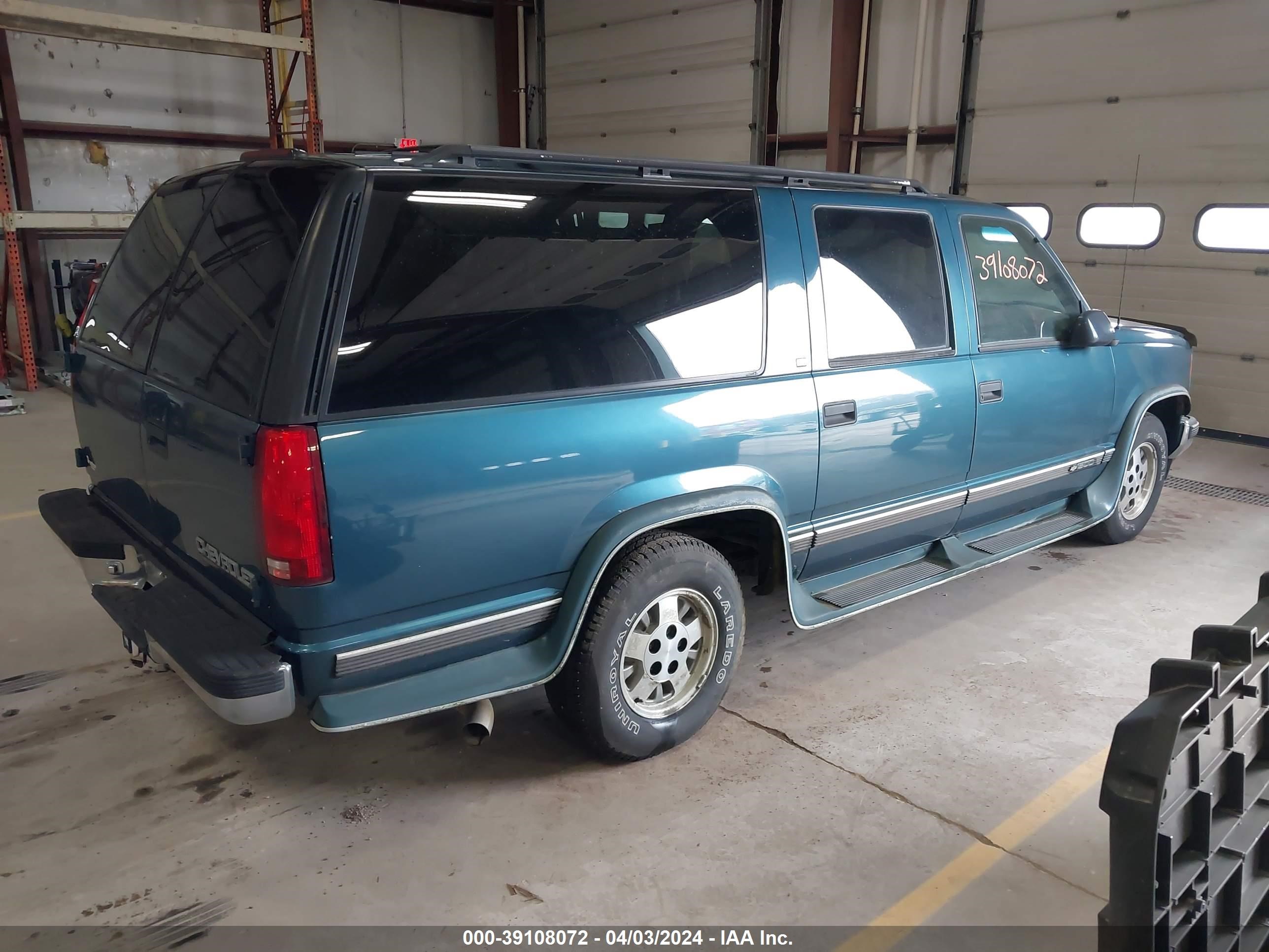 Photo 3 VIN: 1GNEC16K1SJ447954 - CHEVROLET SUBURBAN 