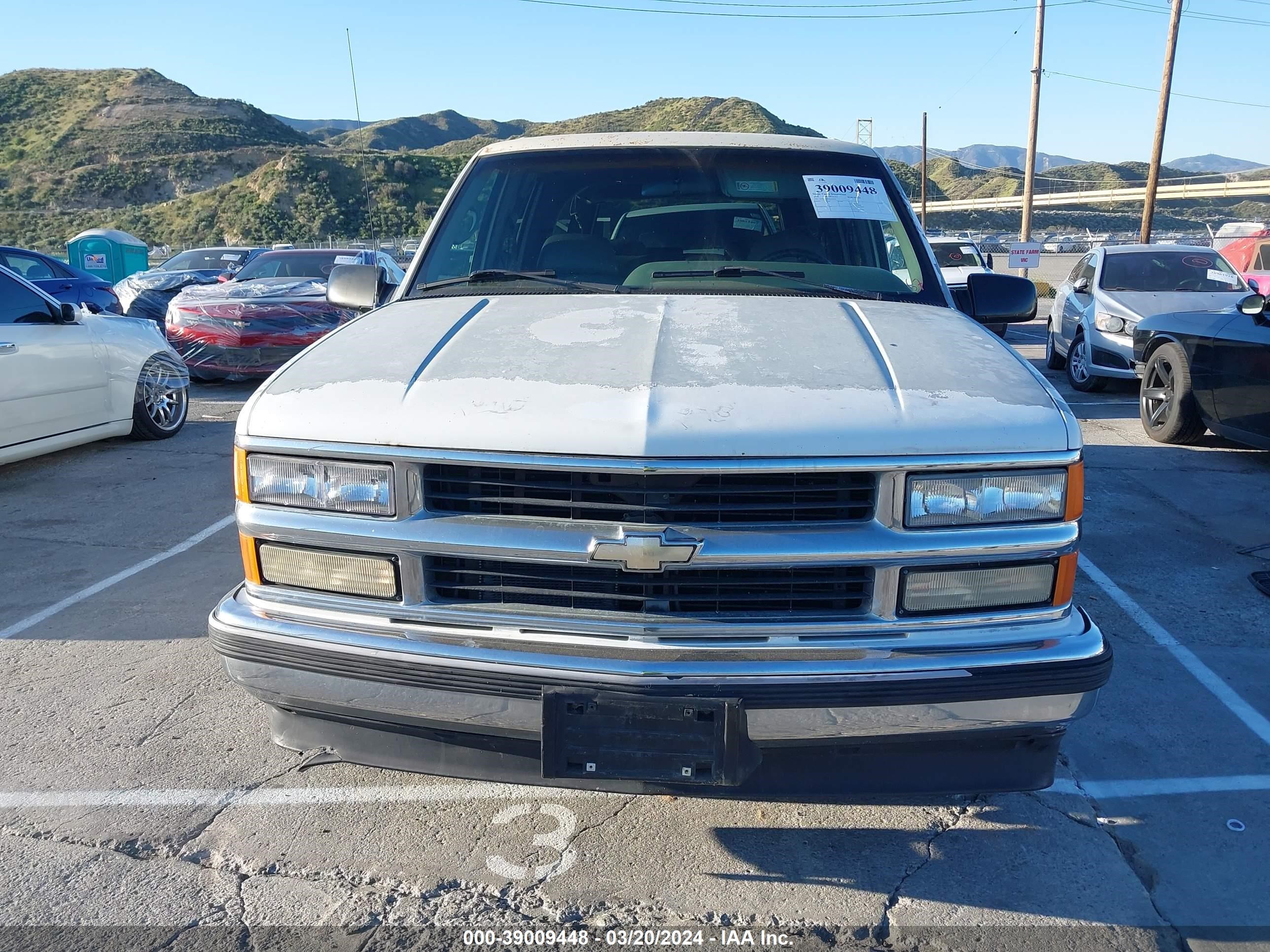 Photo 11 VIN: 1GNEC16K5SJ347923 - CHEVROLET SUBURBAN 