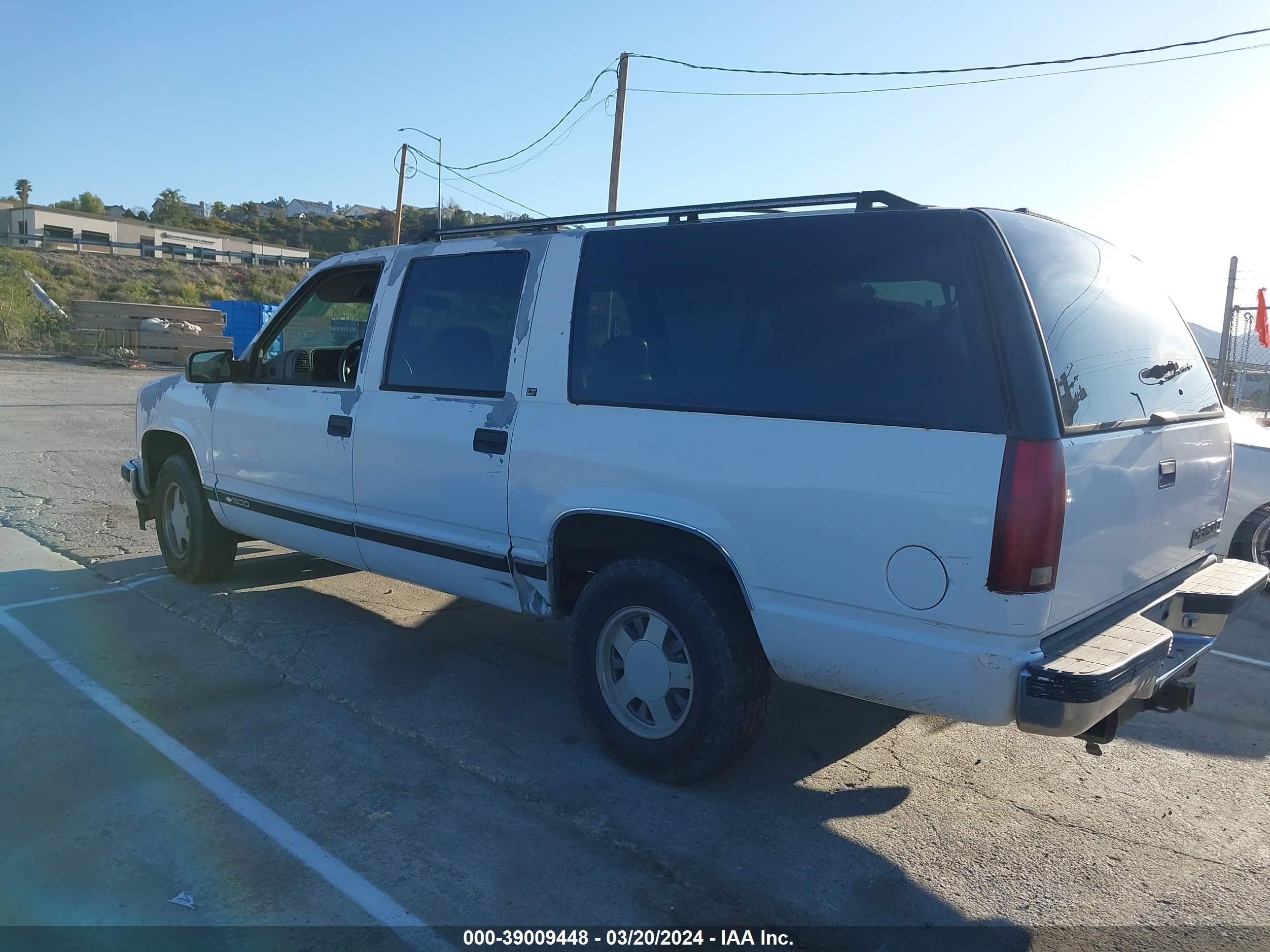 Photo 2 VIN: 1GNEC16K5SJ347923 - CHEVROLET SUBURBAN 