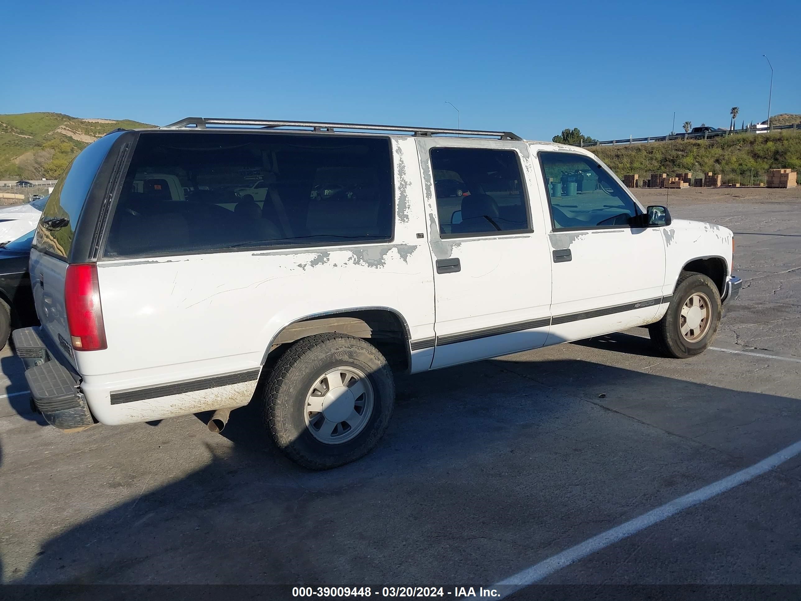 Photo 3 VIN: 1GNEC16K5SJ347923 - CHEVROLET SUBURBAN 