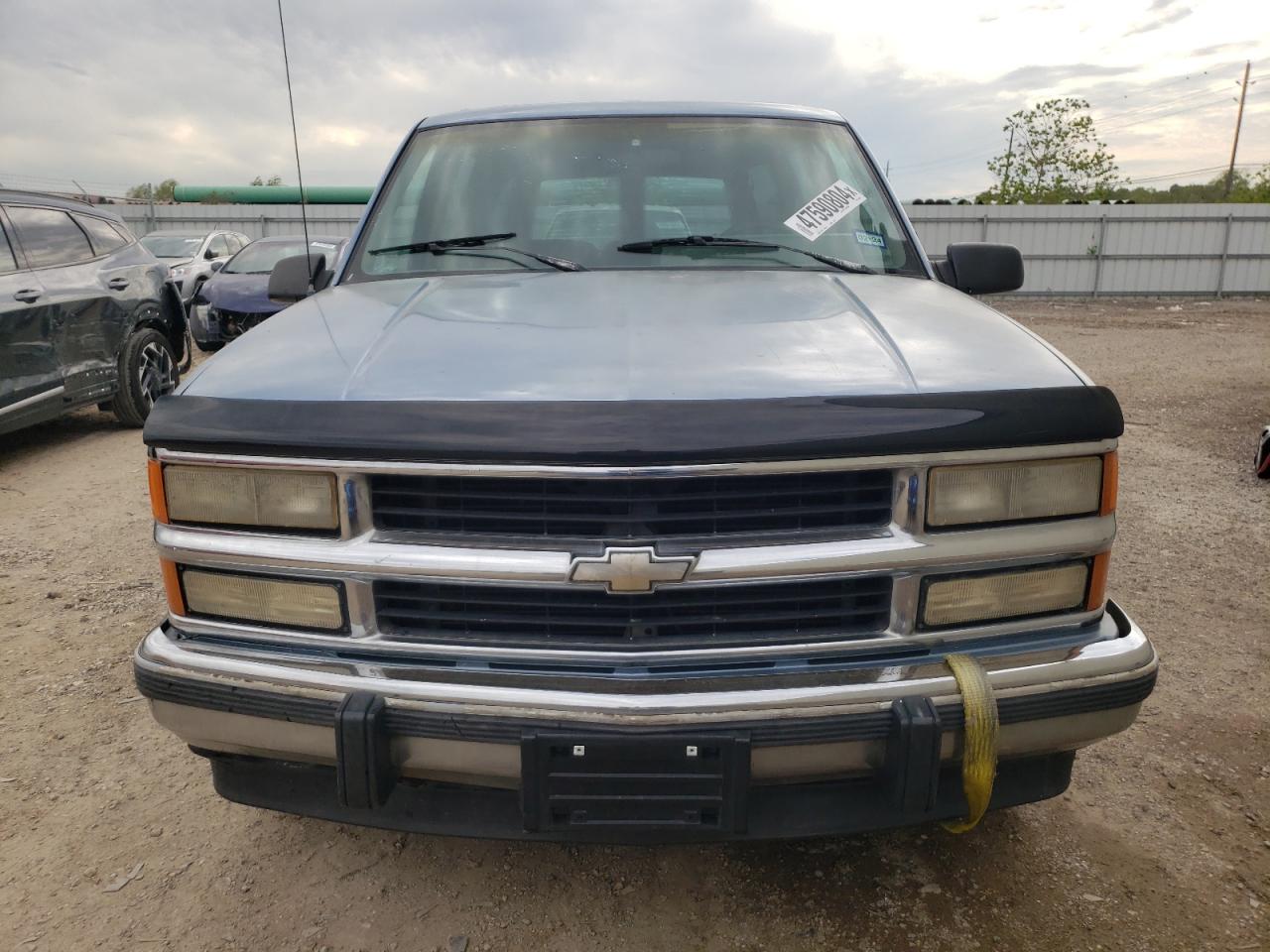 Photo 4 VIN: 1GNEC16KXRJ336863 - CHEVROLET SUBURBAN 