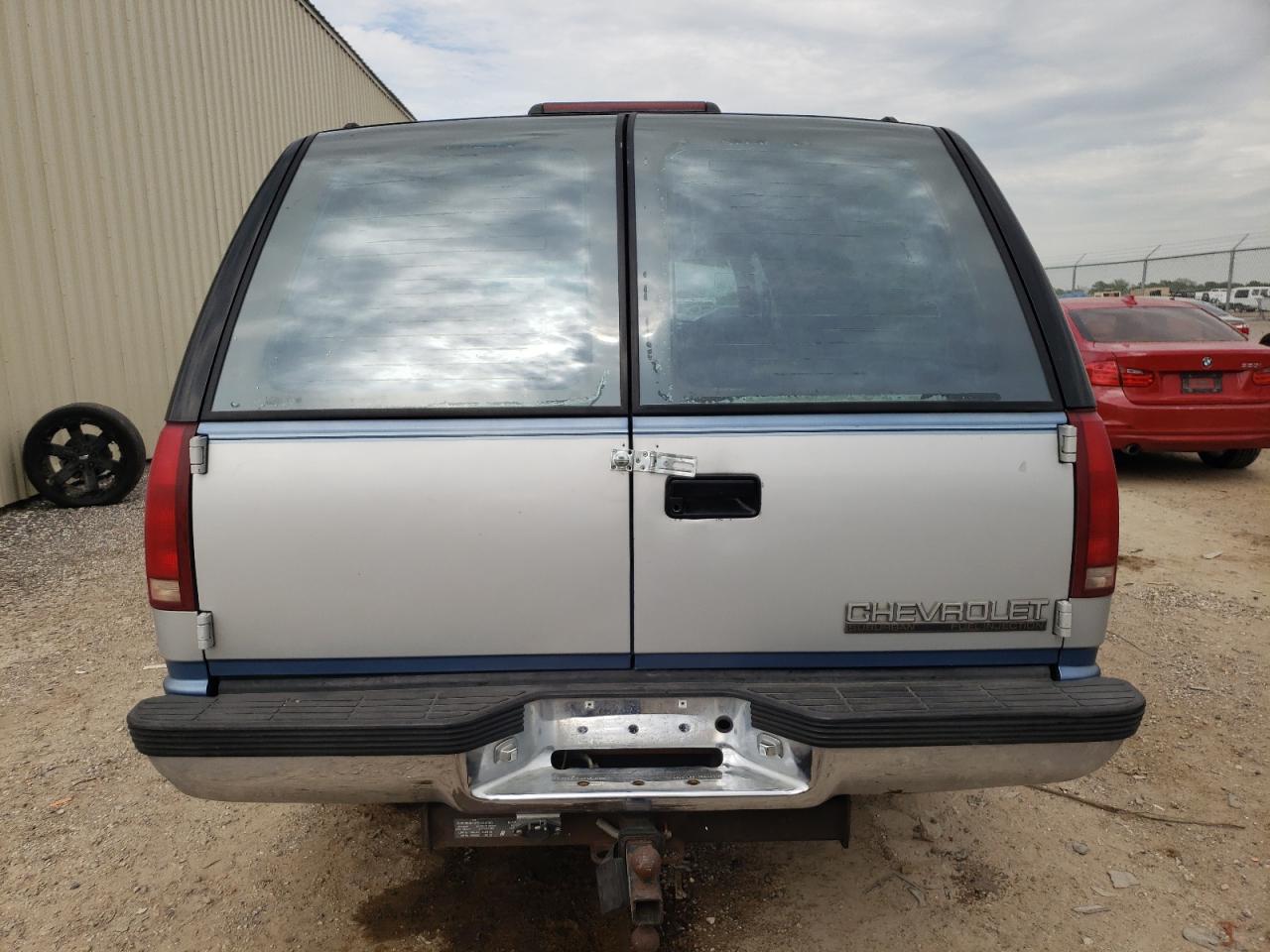 Photo 5 VIN: 1GNEC16KXRJ336863 - CHEVROLET SUBURBAN 