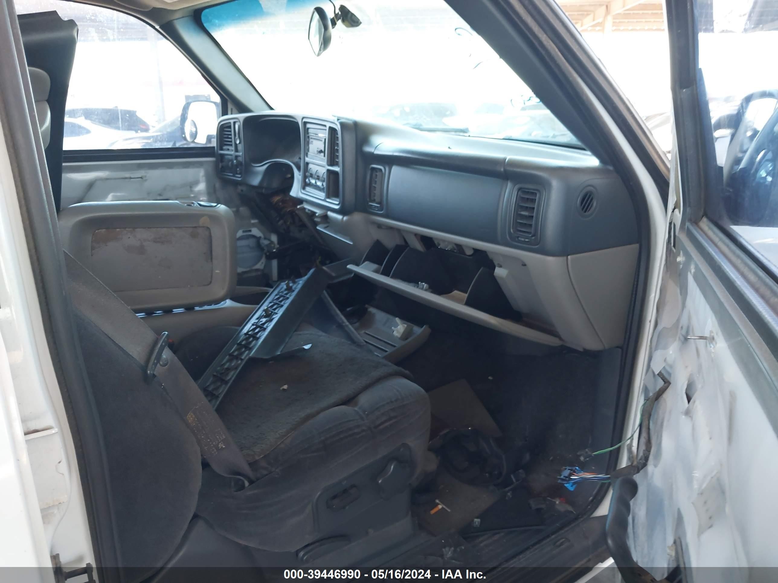 Photo 10 VIN: 1GNEC16T62J167097 - CHEVROLET SUBURBAN 