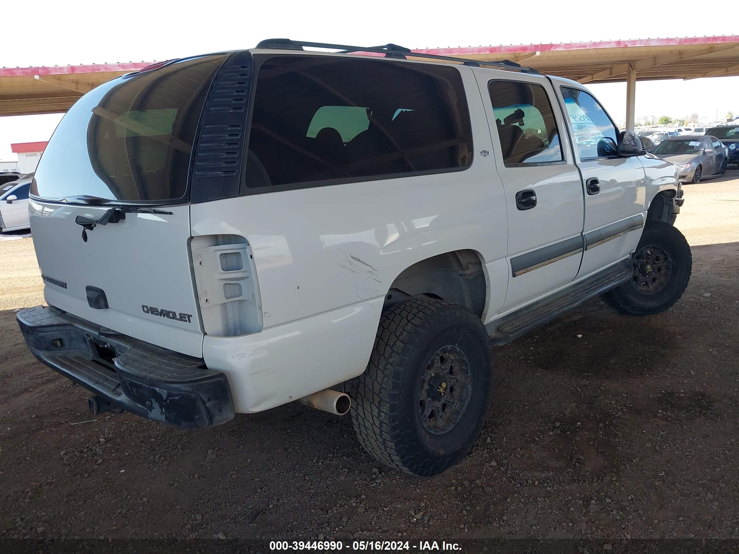 Photo 3 VIN: 1GNEC16T62J167097 - CHEVROLET SUBURBAN 