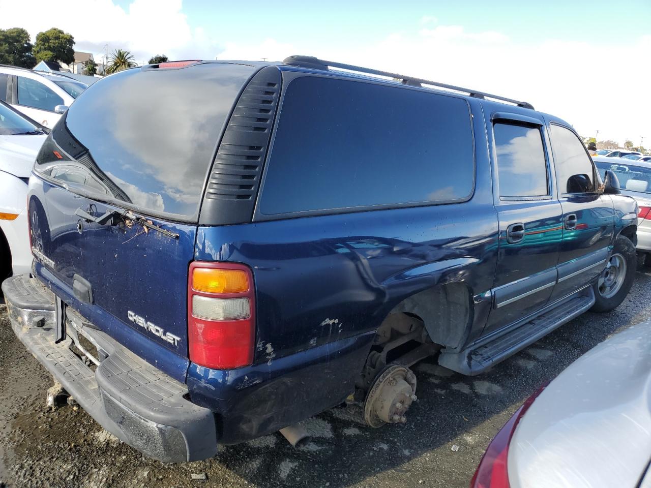 Photo 2 VIN: 1GNEC16T63J186816 - CHEVROLET SUBURBAN 