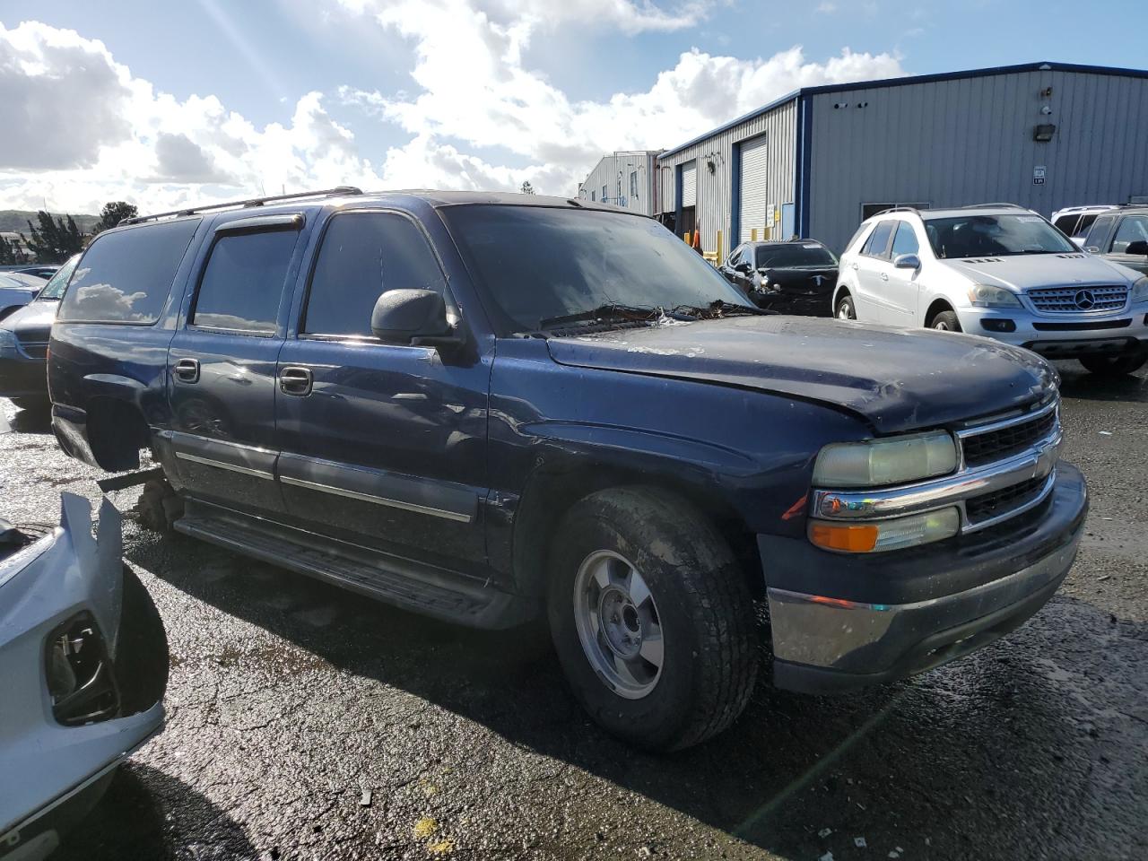 Photo 3 VIN: 1GNEC16T63J186816 - CHEVROLET SUBURBAN 