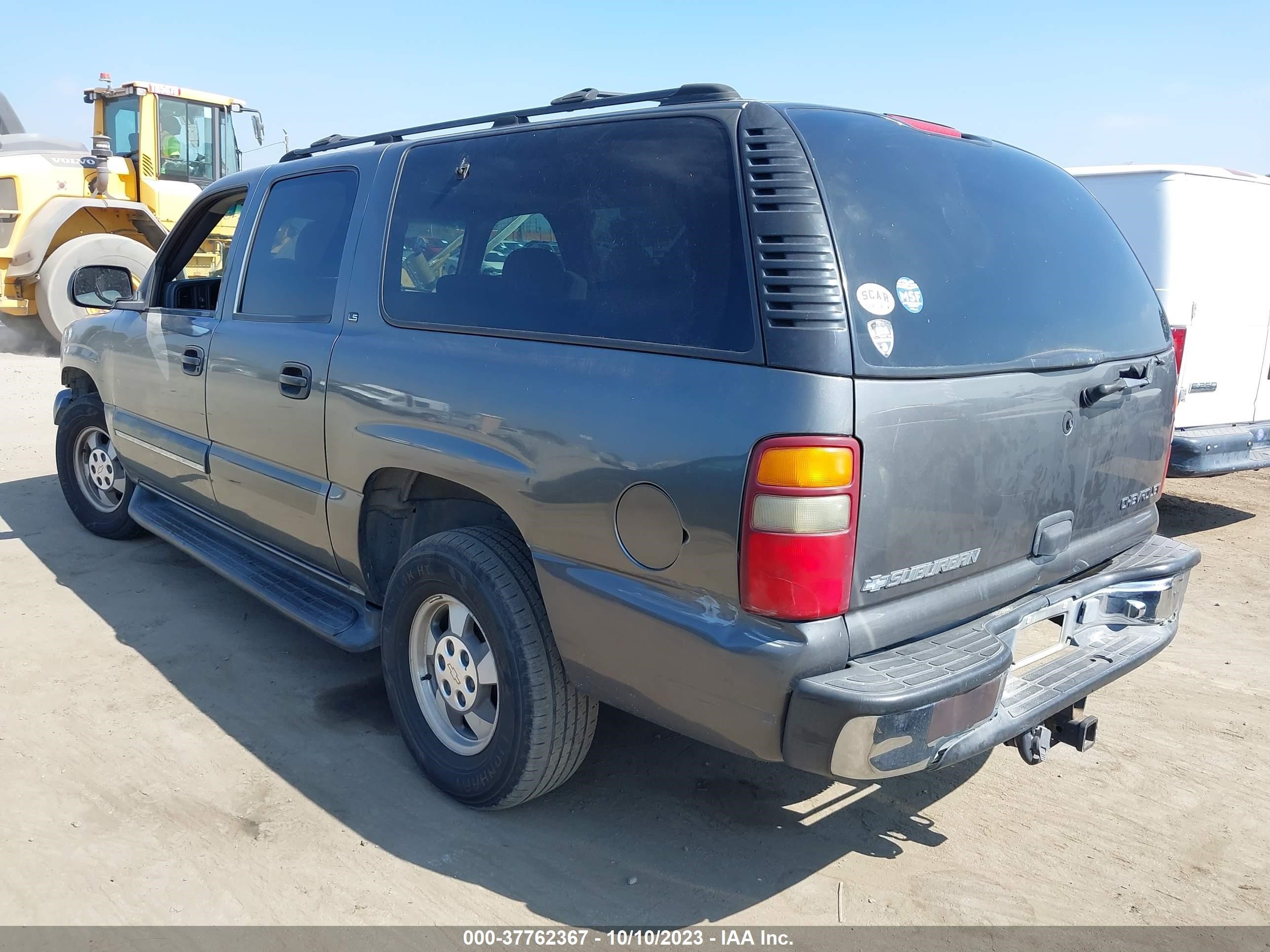 Photo 2 VIN: 1GNEC16TX1J205851 - CHEVROLET SUBURBAN 