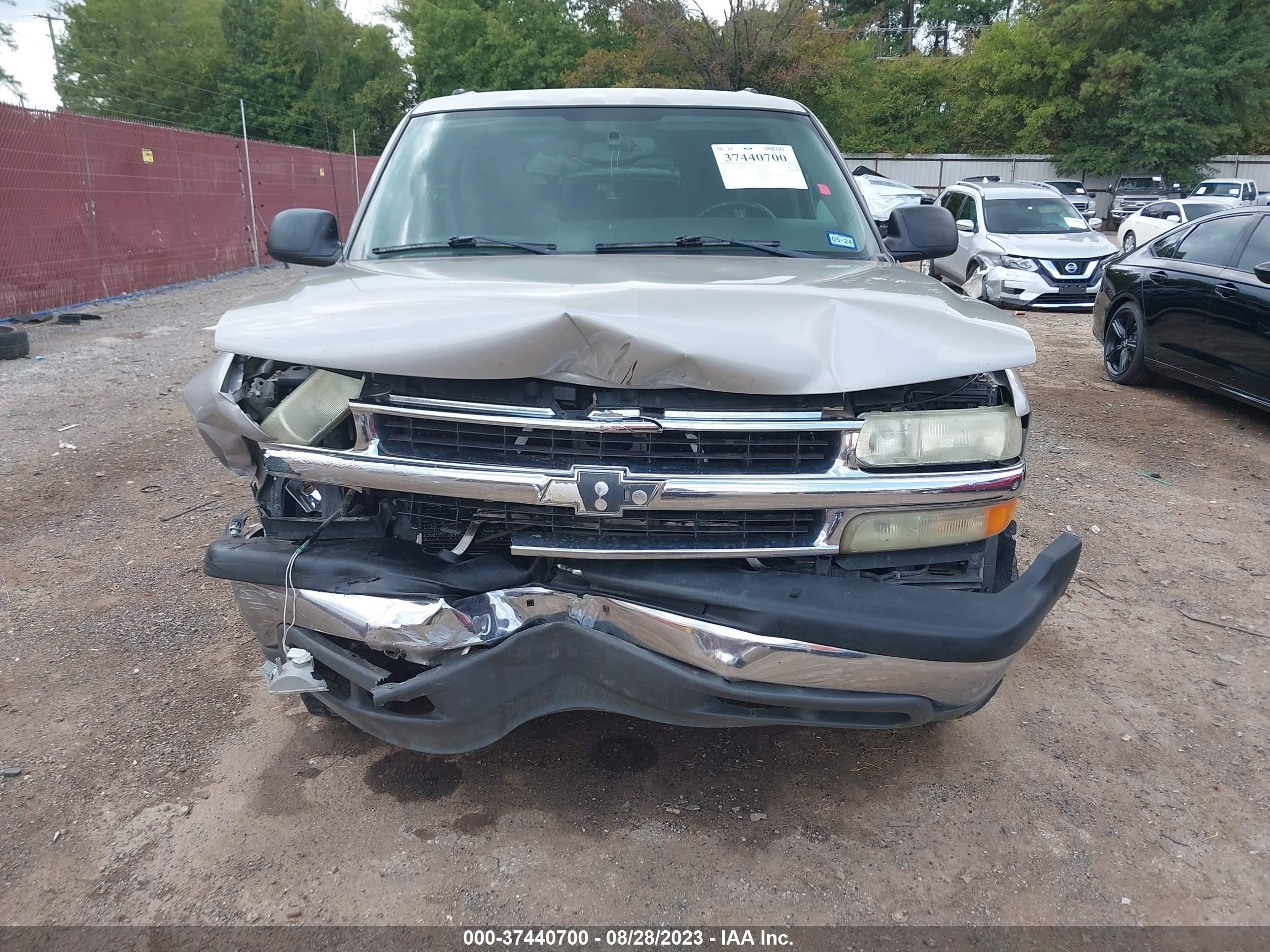 Photo 12 VIN: 1GNEC16Z04J249138 - CHEVROLET SUBURBAN 