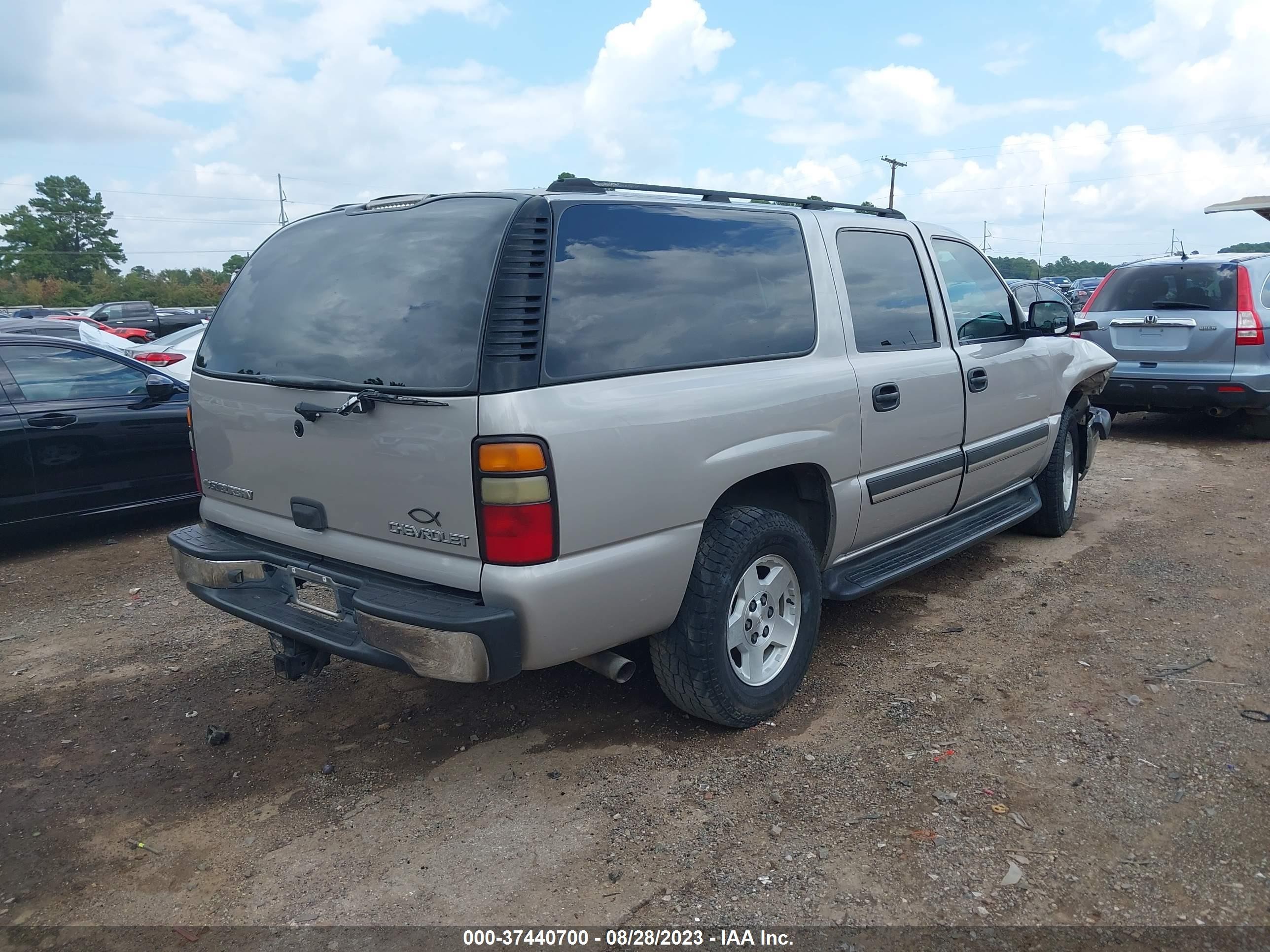 Photo 3 VIN: 1GNEC16Z04J249138 - CHEVROLET SUBURBAN 