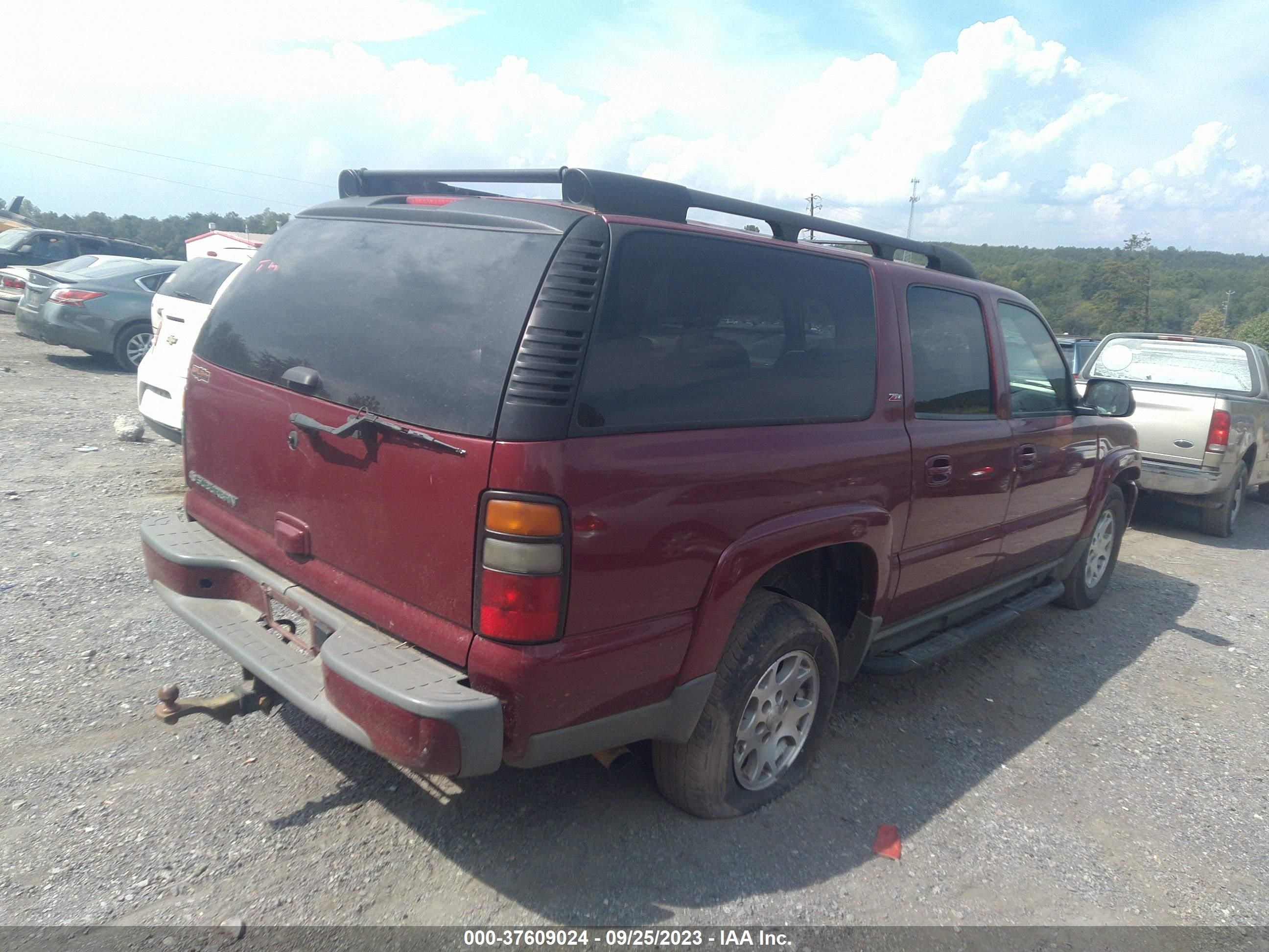 Photo 3 VIN: 1GNEC16Z36J166211 - CHEVROLET SUBURBAN 