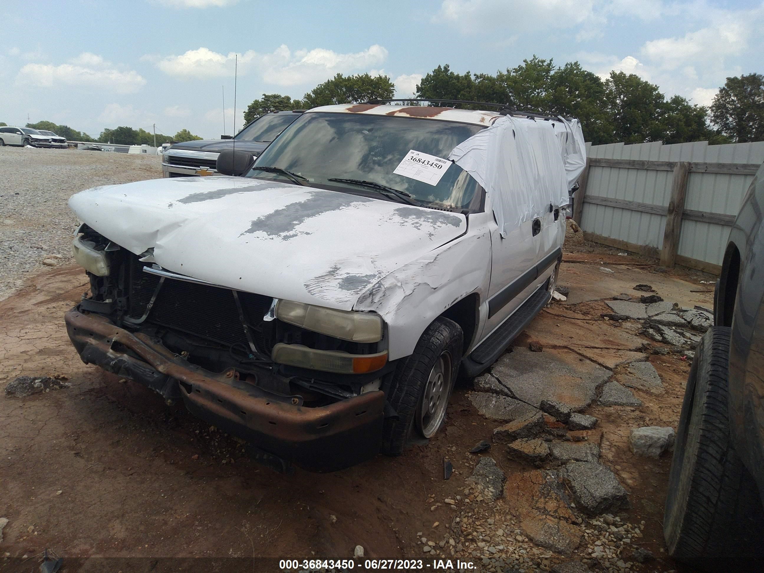 Photo 1 VIN: 1GNEC16Z82J292901 - CHEVROLET SUBURBAN 