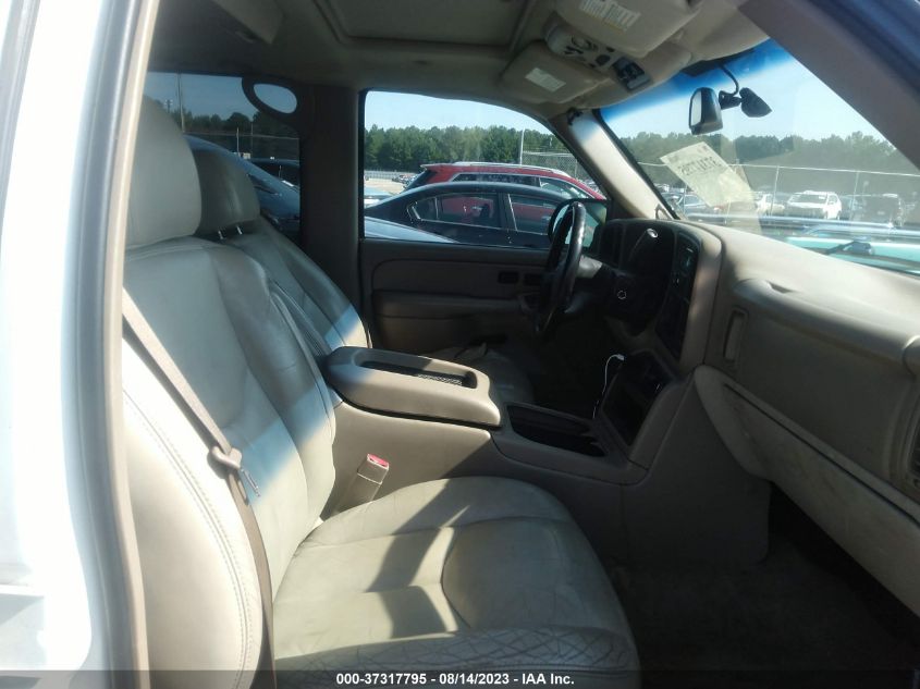 Photo 4 VIN: 1GNEC16Z86J100673 - CHEVROLET SUBURBAN 