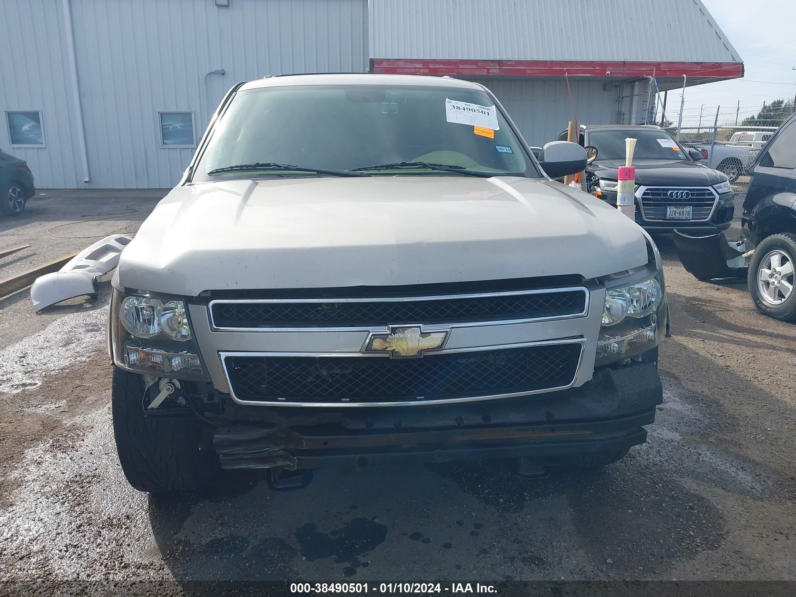 Photo 12 VIN: 1GNEC23329R237779 - CHEVROLET TAHOE 