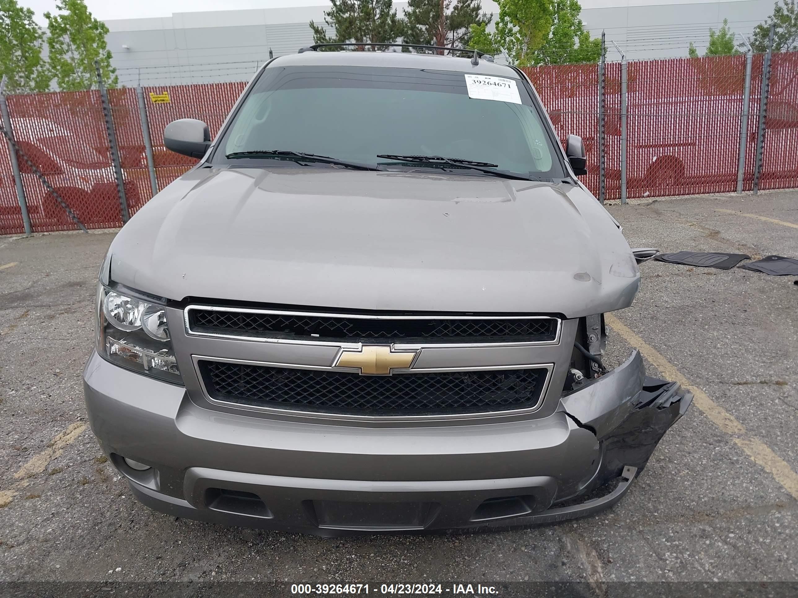 Photo 11 VIN: 1GNEC23359R266824 - CHEVROLET TAHOE 