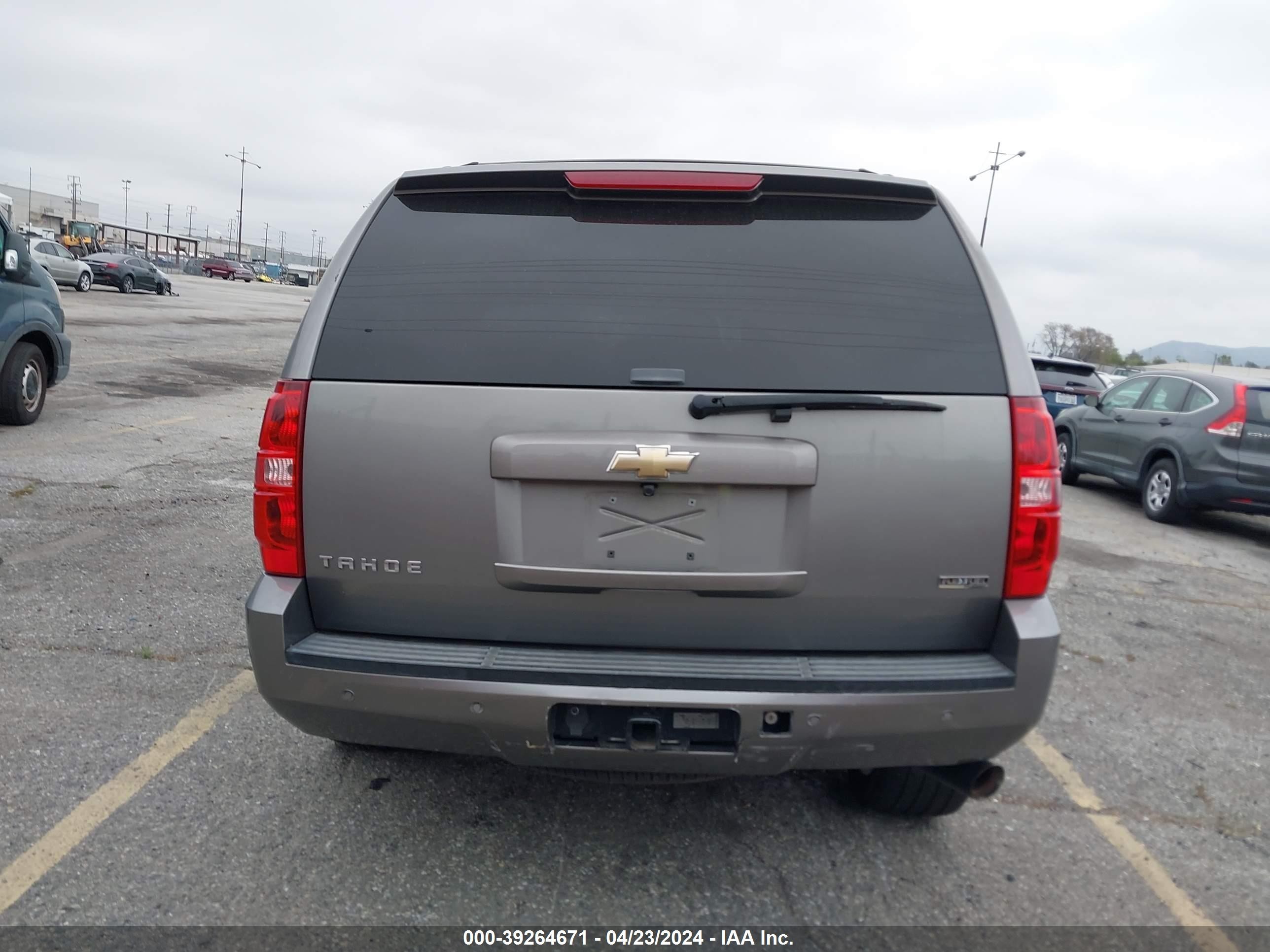 Photo 15 VIN: 1GNEC23359R266824 - CHEVROLET TAHOE 