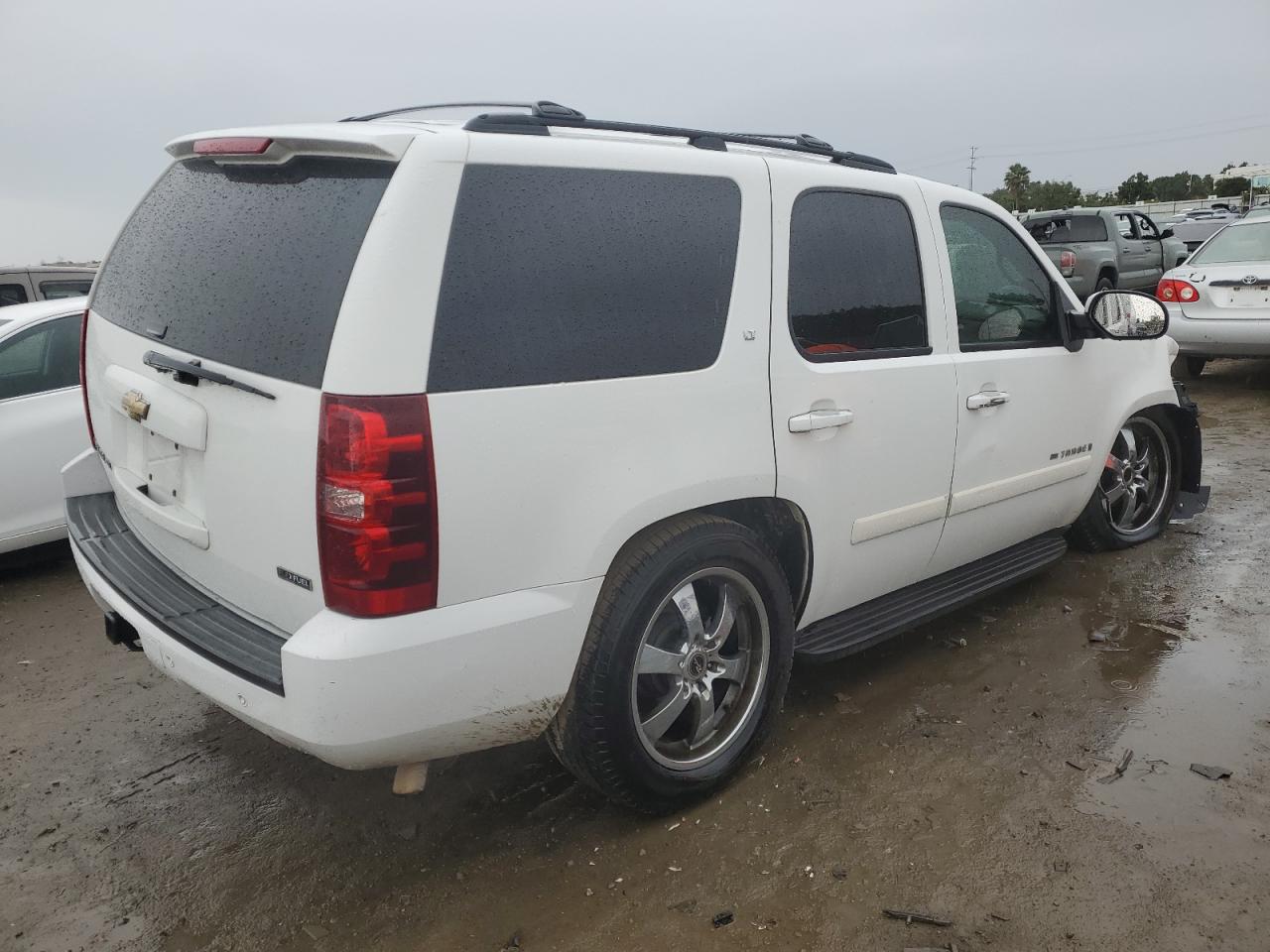 Photo 2 VIN: 1GNEC23369R190465 - CHEVROLET TAHOE 