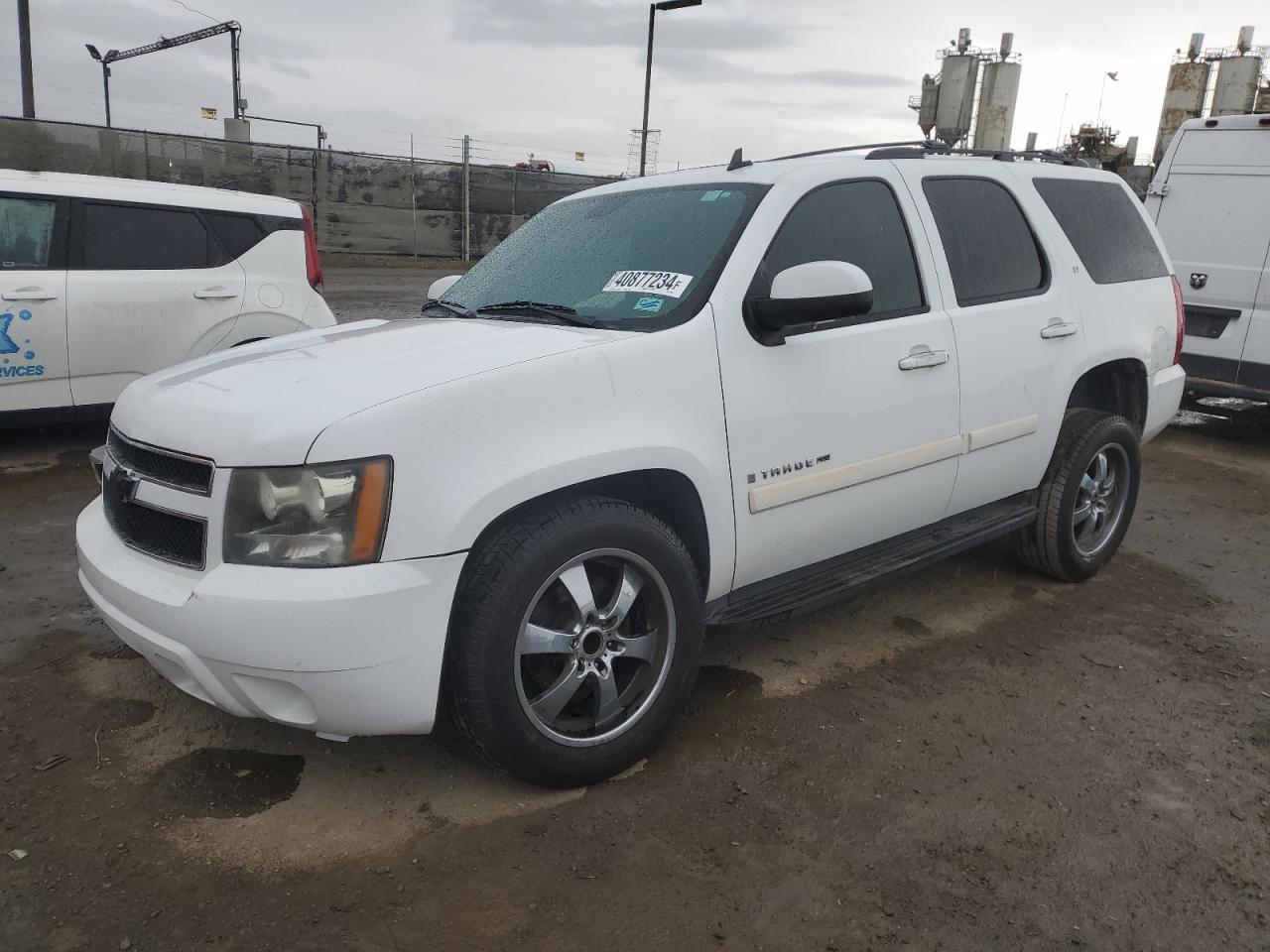 Photo 3 VIN: 1GNEC23369R190465 - CHEVROLET TAHOE 