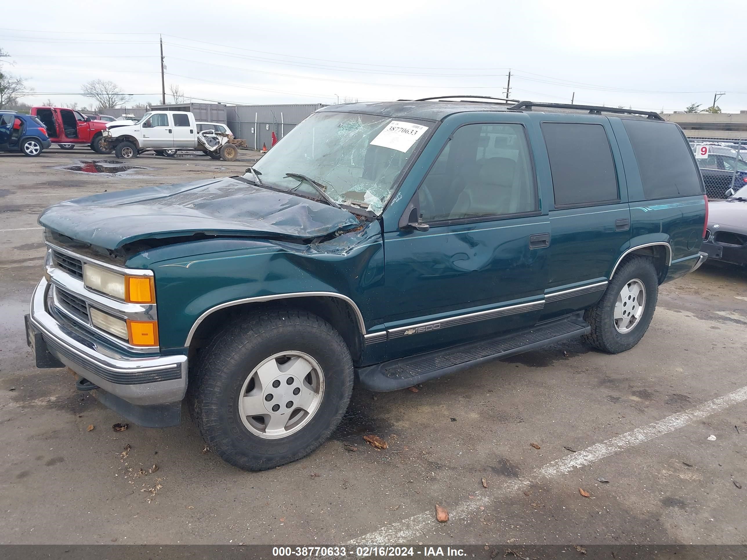 Photo 1 VIN: 1GNEK13K1SJ453051 - CHEVROLET TAHOE 