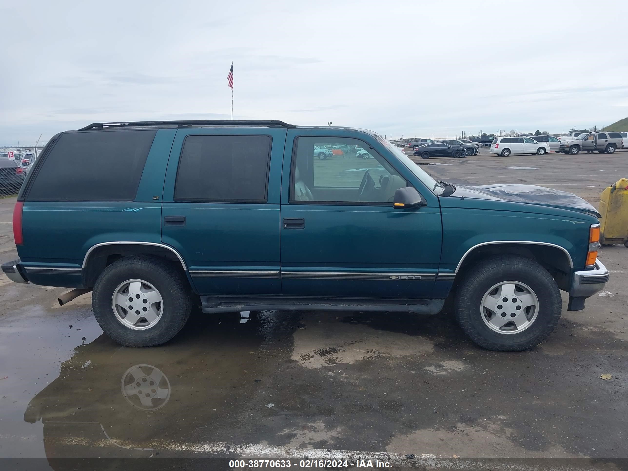 Photo 12 VIN: 1GNEK13K1SJ453051 - CHEVROLET TAHOE 