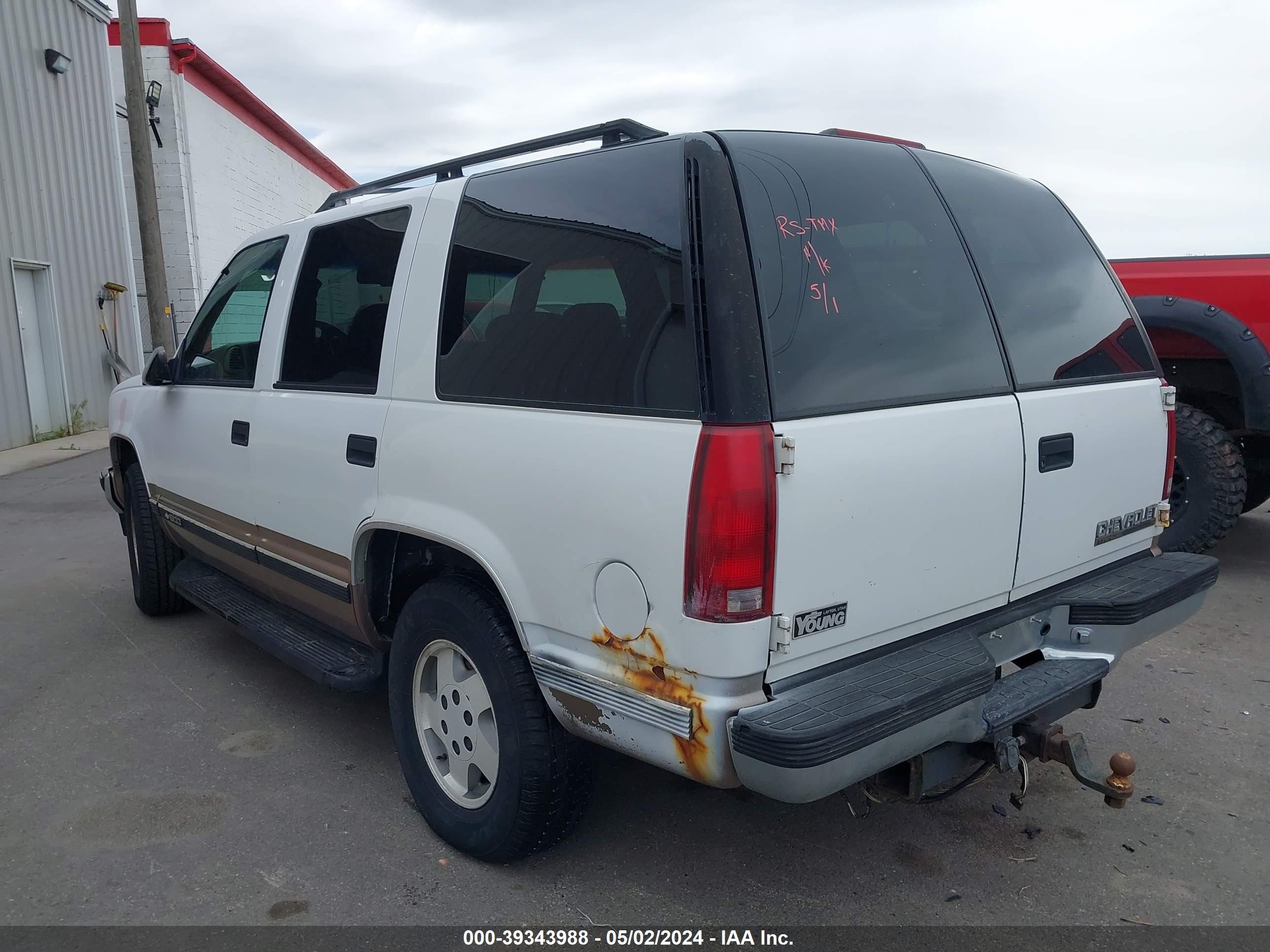 Photo 2 VIN: 1GNEK13K4SJ378488 - CHEVROLET TAHOE 