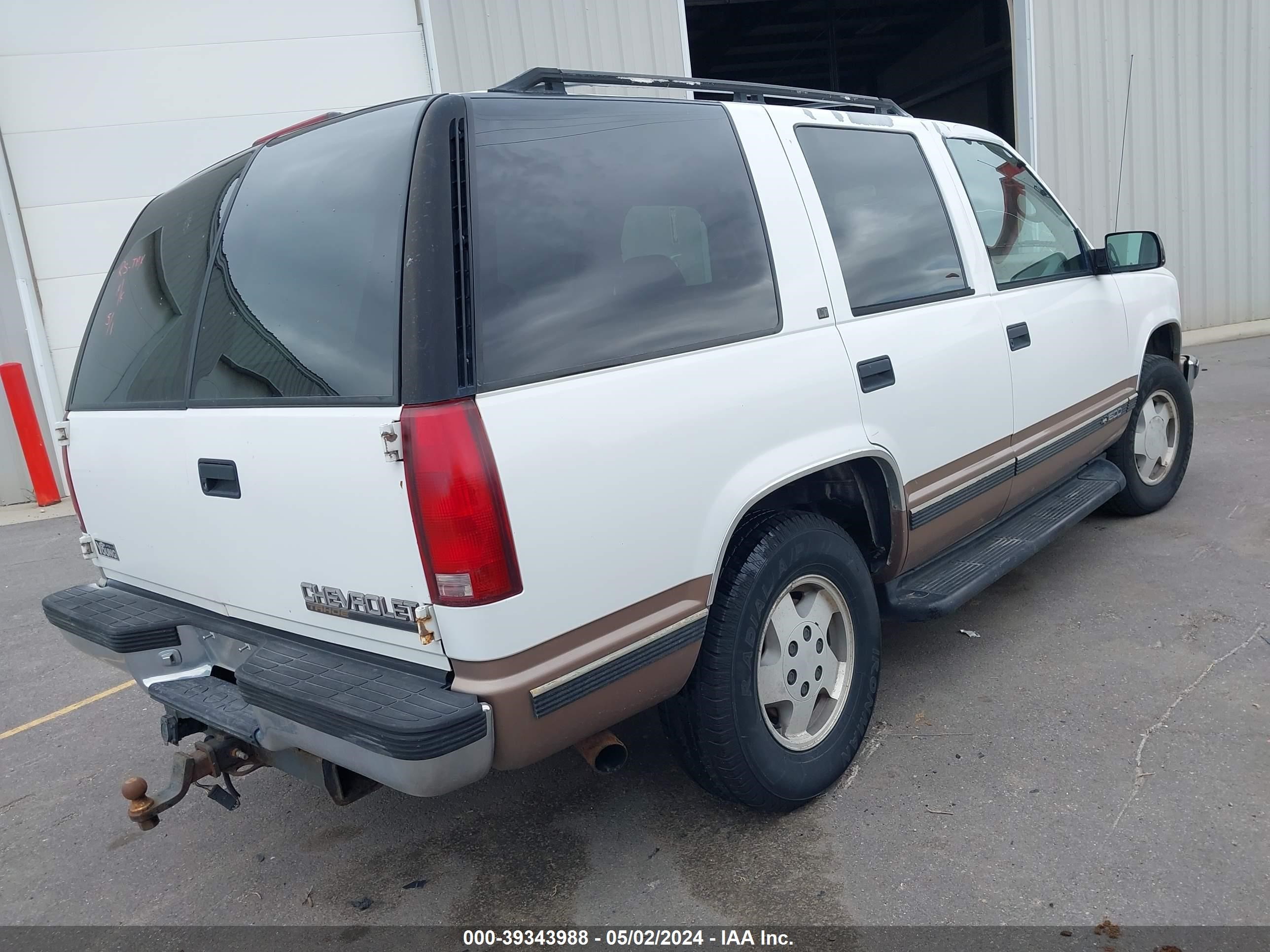 Photo 3 VIN: 1GNEK13K4SJ378488 - CHEVROLET TAHOE 