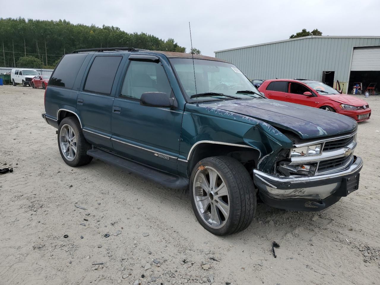 Photo 3 VIN: 1GNEK13K8SJ463589 - CHEVROLET TAHOE 