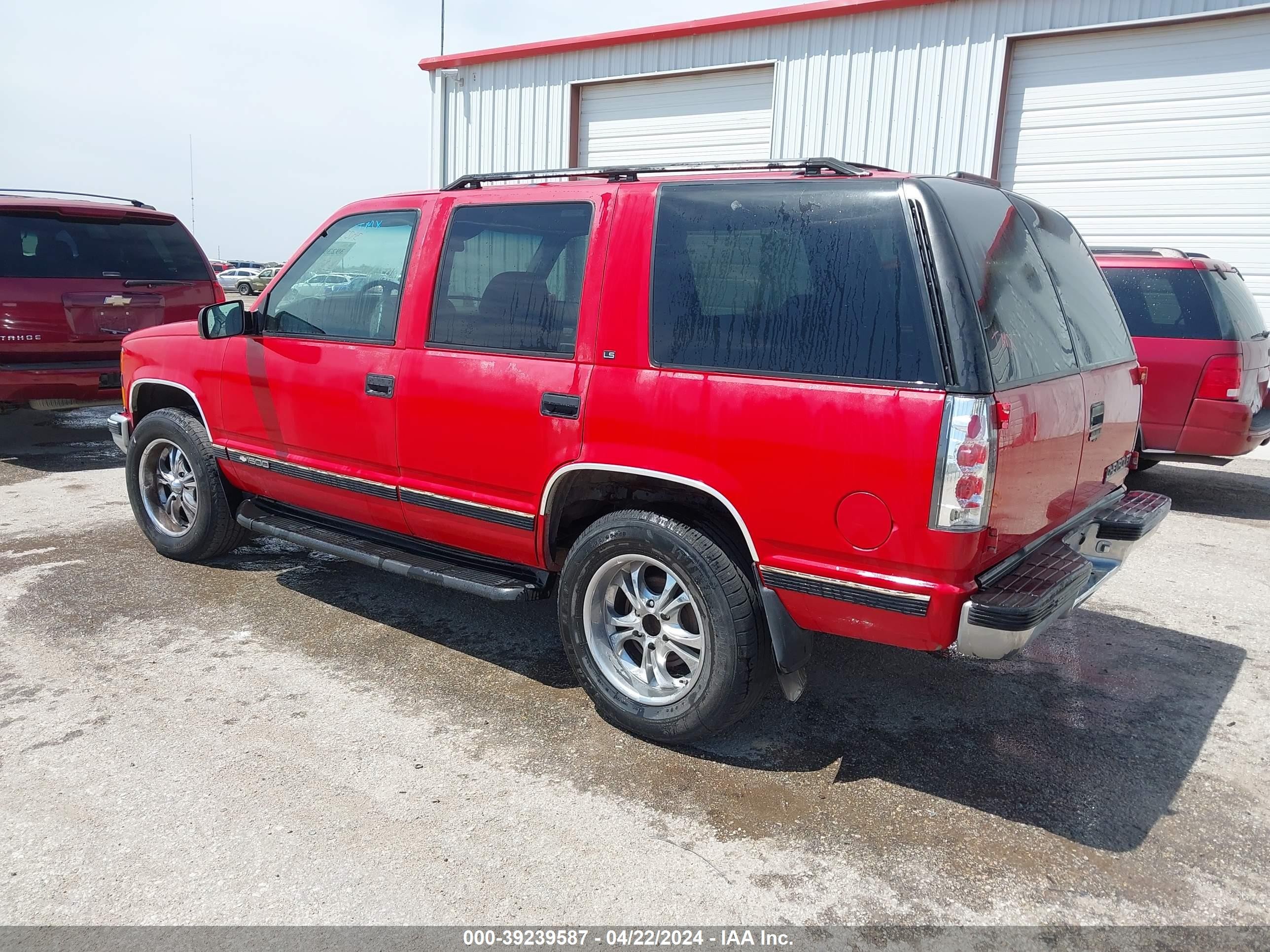 Photo 2 VIN: 1GNEK13K9SJ407905 - CHEVROLET TAHOE 