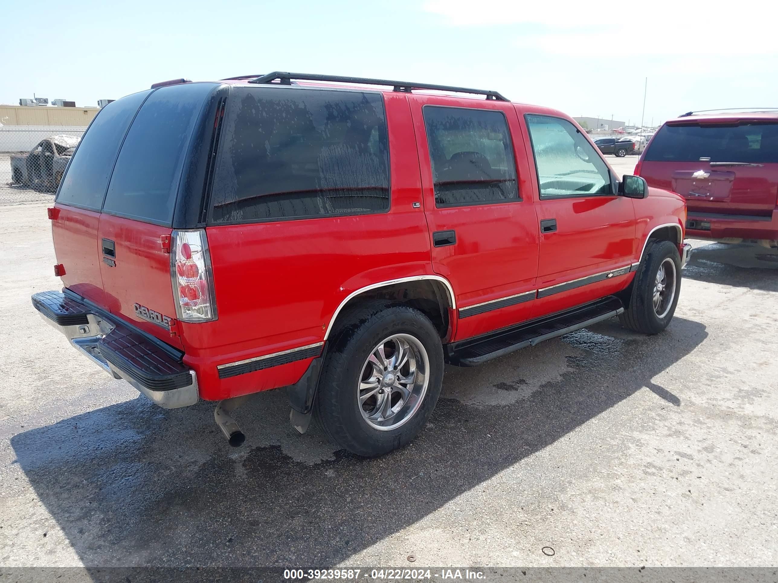 Photo 3 VIN: 1GNEK13K9SJ407905 - CHEVROLET TAHOE 