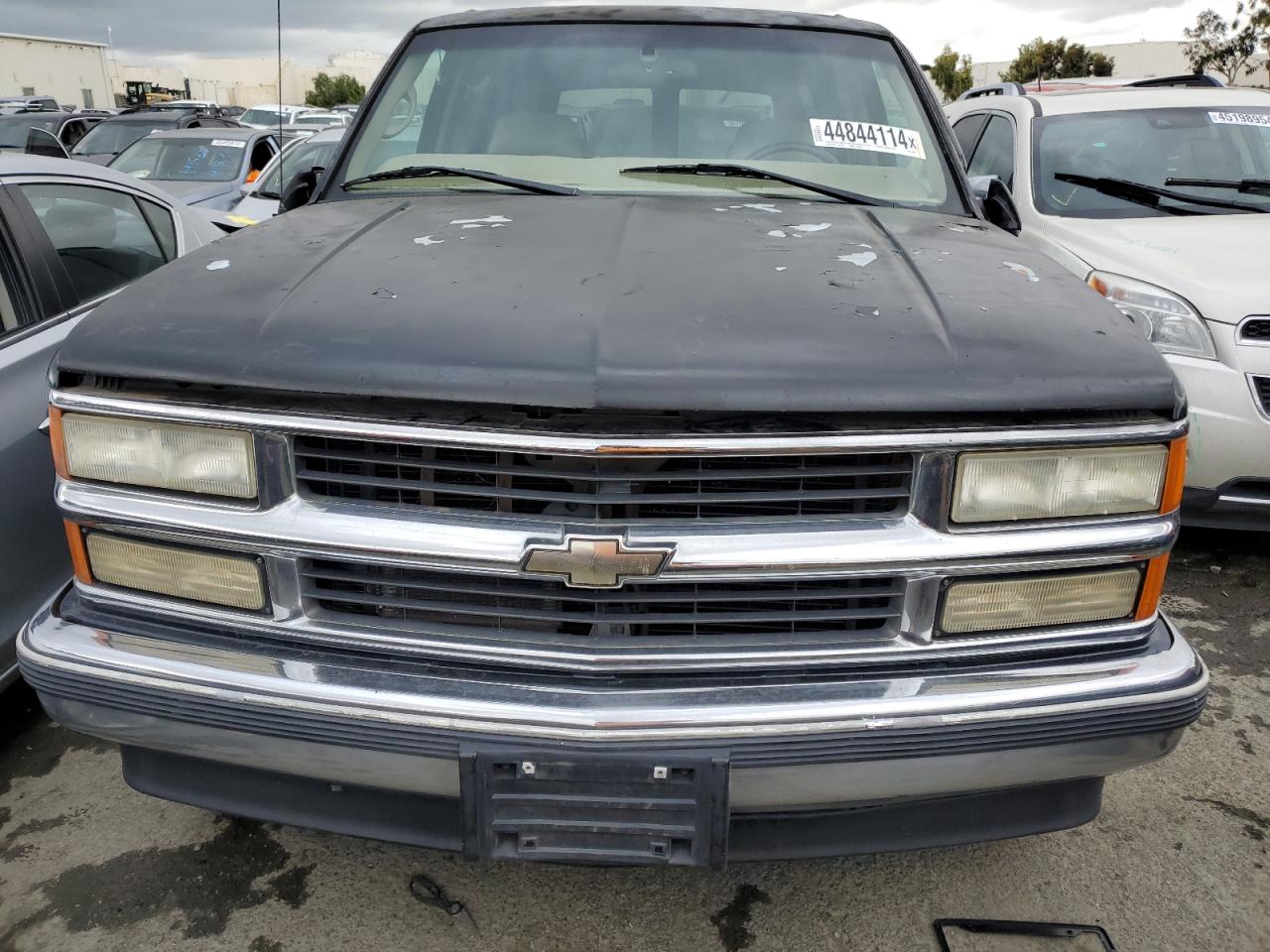 Photo 4 VIN: 1GNEK13R0XJ483078 - CHEVROLET TAHOE 